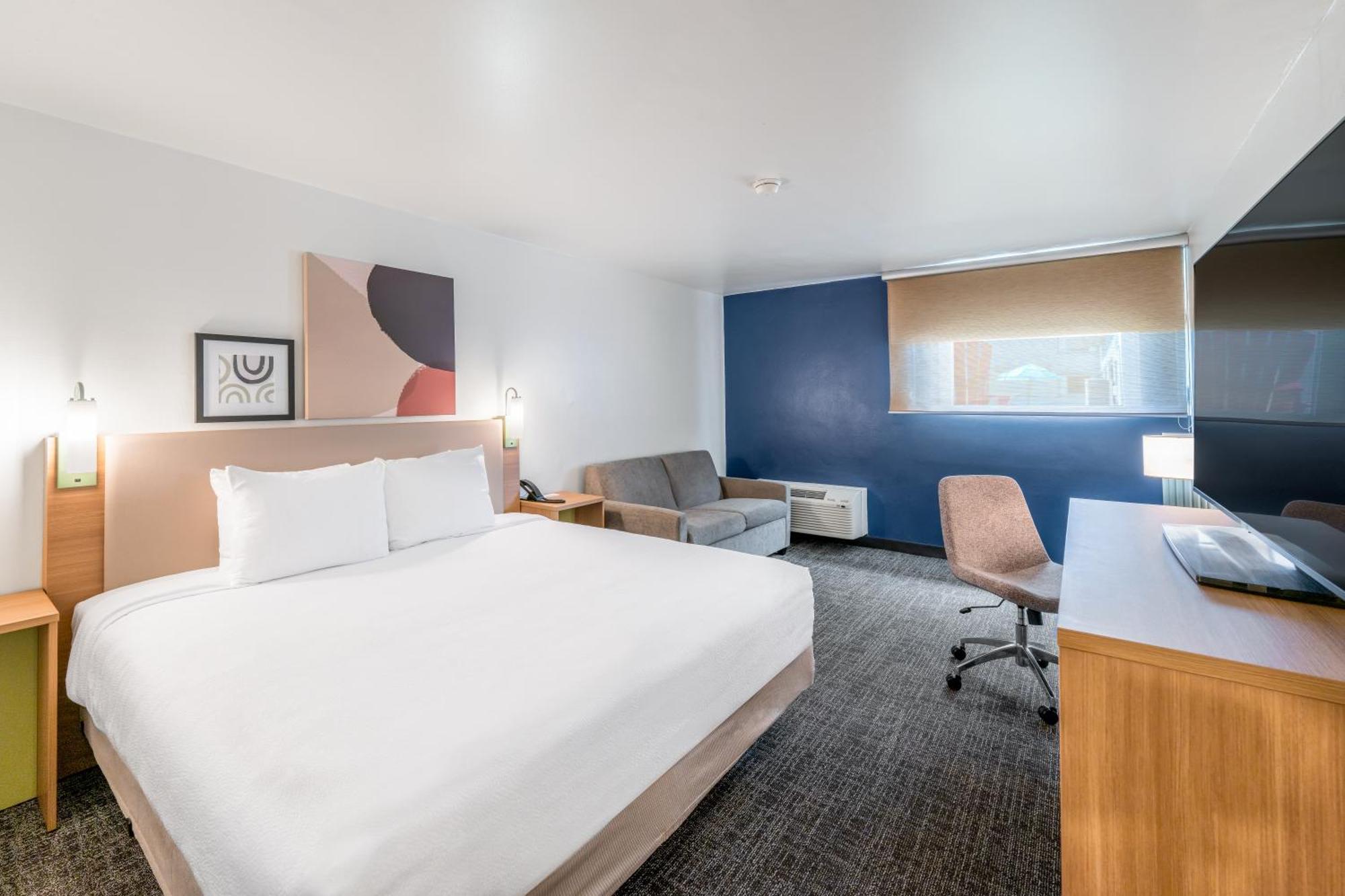 King Room with Sofa Bed - Non-Smoking
