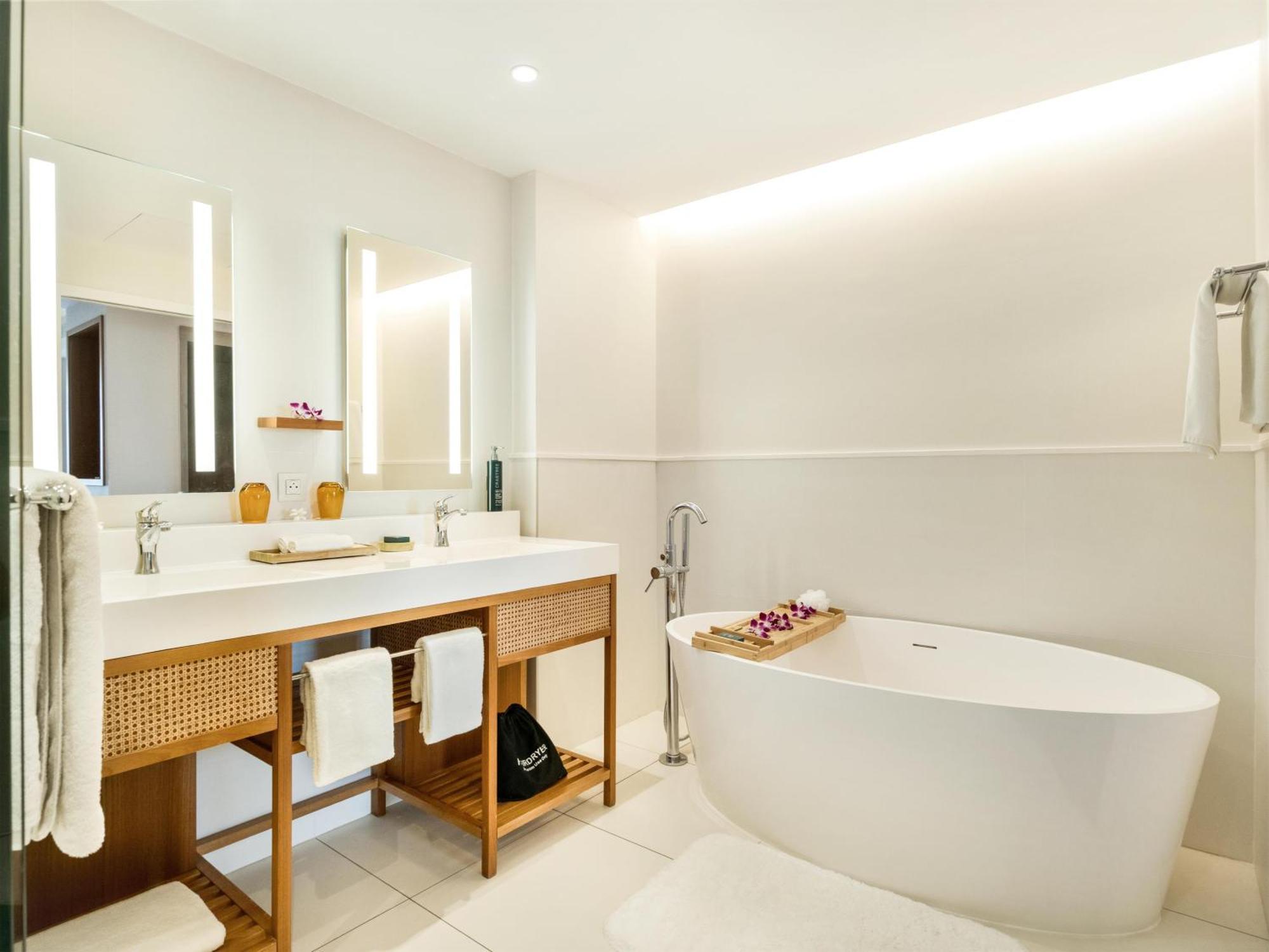King Suite with Ocean View