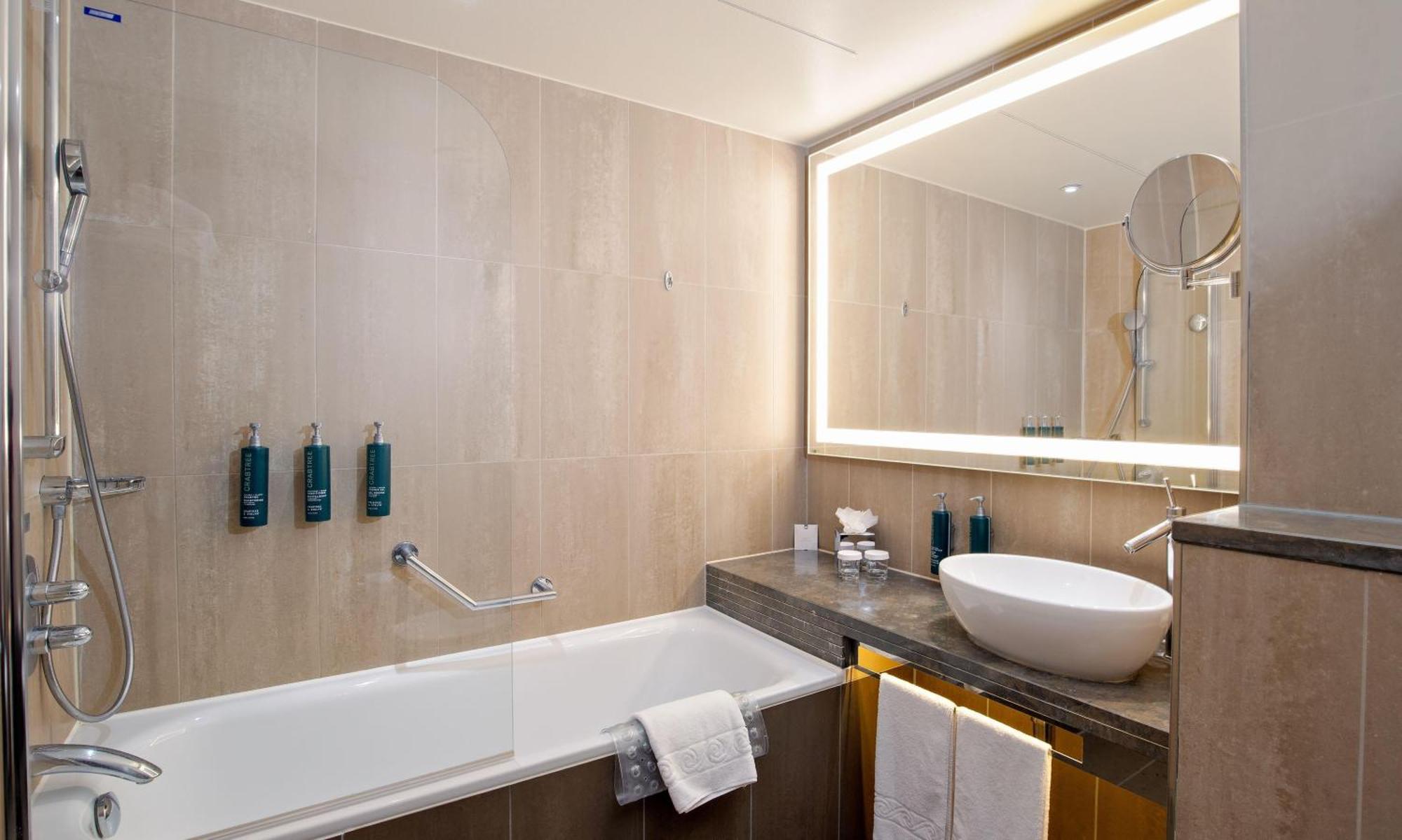 Twin Room,1758263920:JPEG