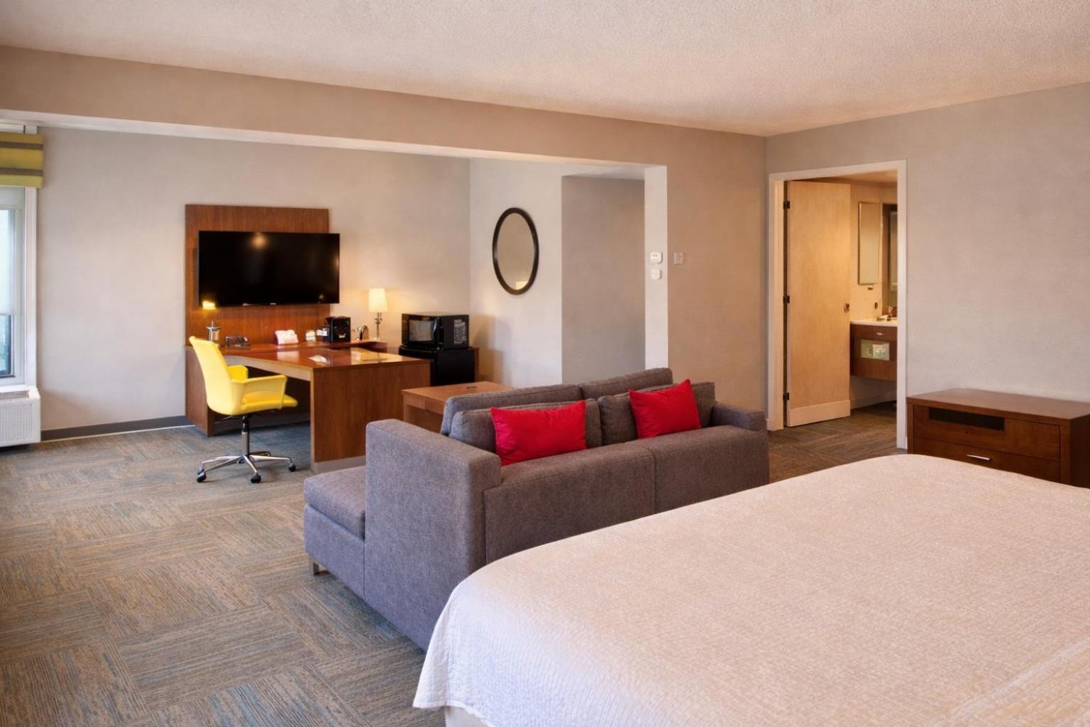 King Suite with Sofa Bed - Non-Smoking