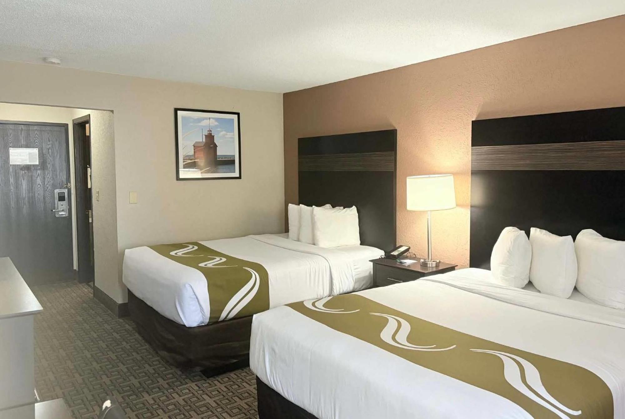 Queen Room with Two Queen Beds - Non-Smoking