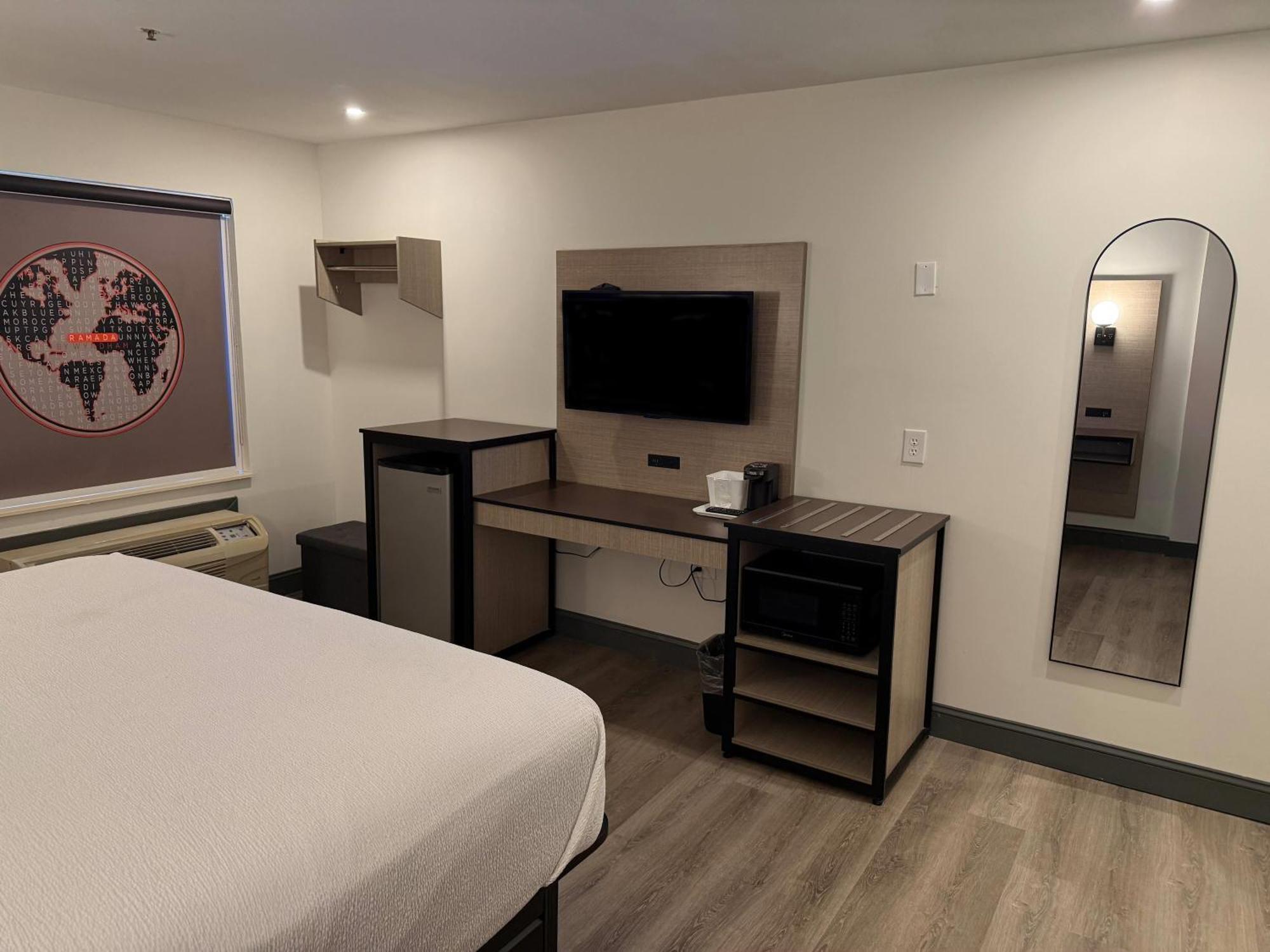 King Room - Non-Smoking