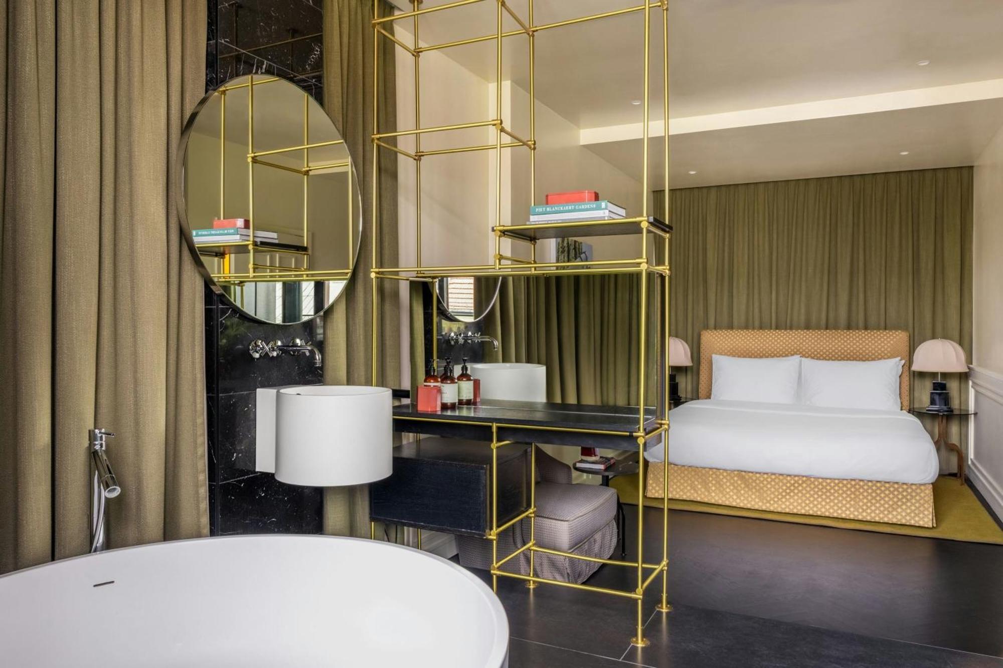 Premium Guest Room, Guest room, 1 King, Balcony,1758451288:JPEG