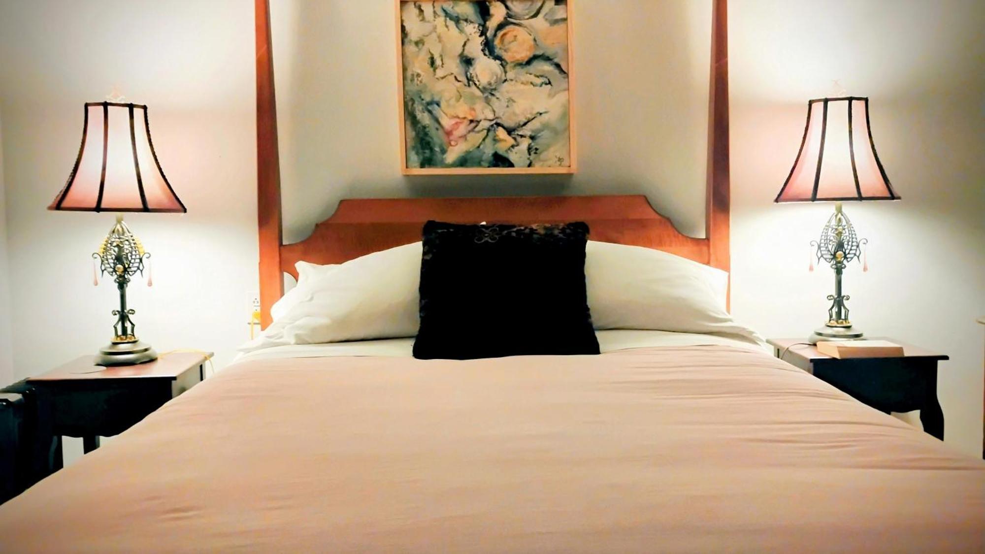 Deluxe Queen Room,1758458007:JPEG