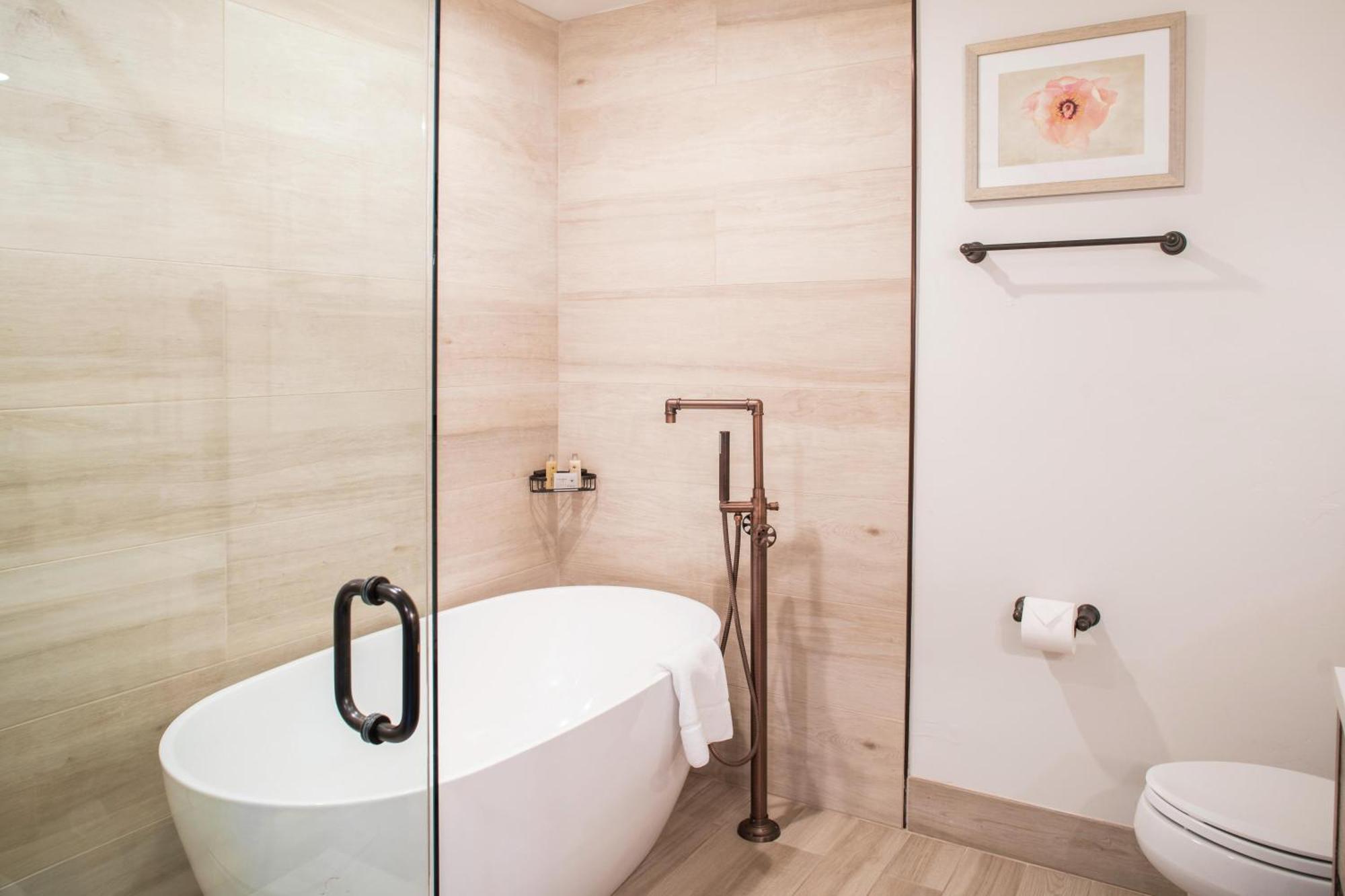 One-Bedroom King Suite - Riverside,1758494545:JPEG