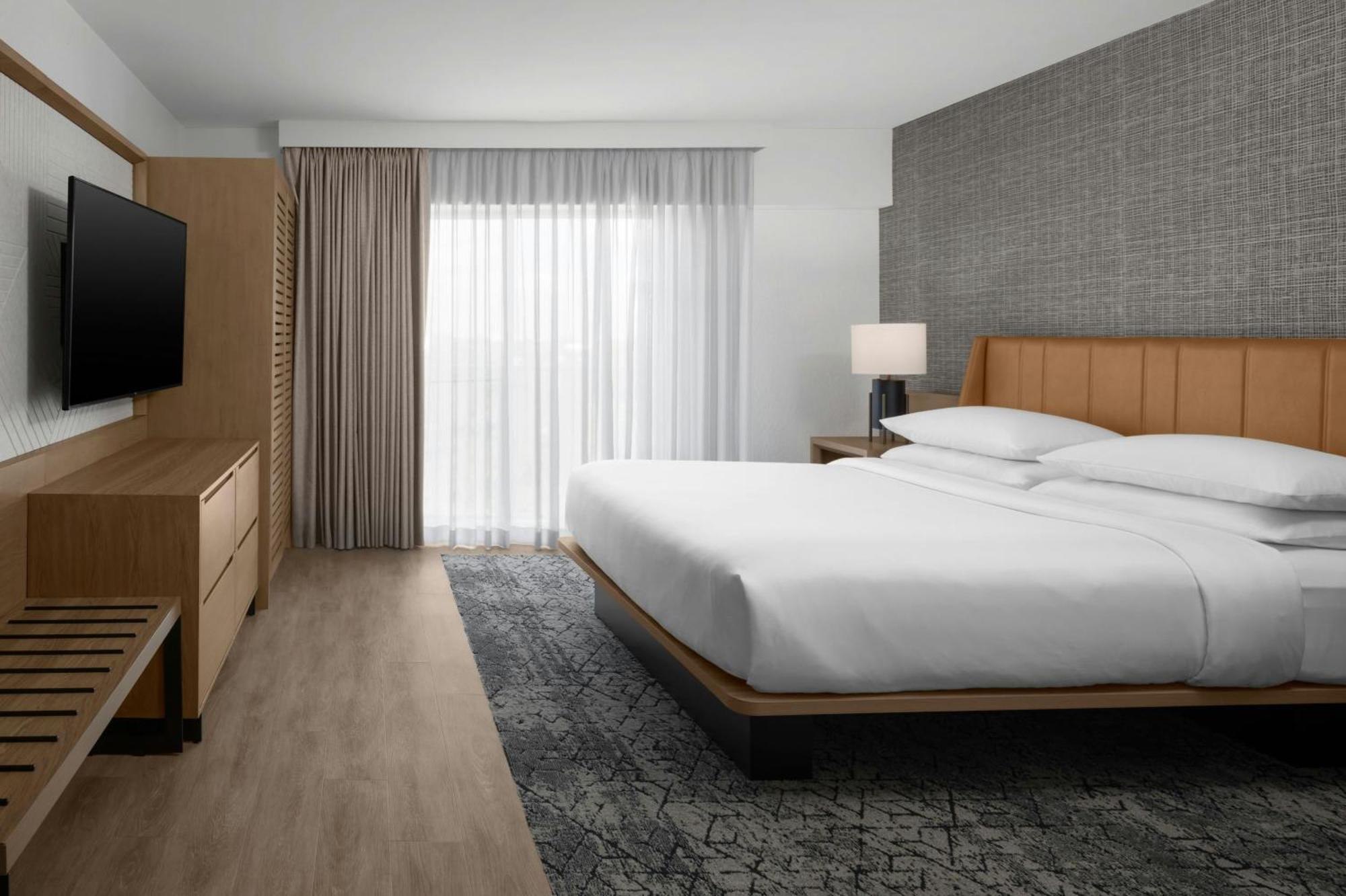 Suite, 1 King, Sofa bed,1758536601:JPEG