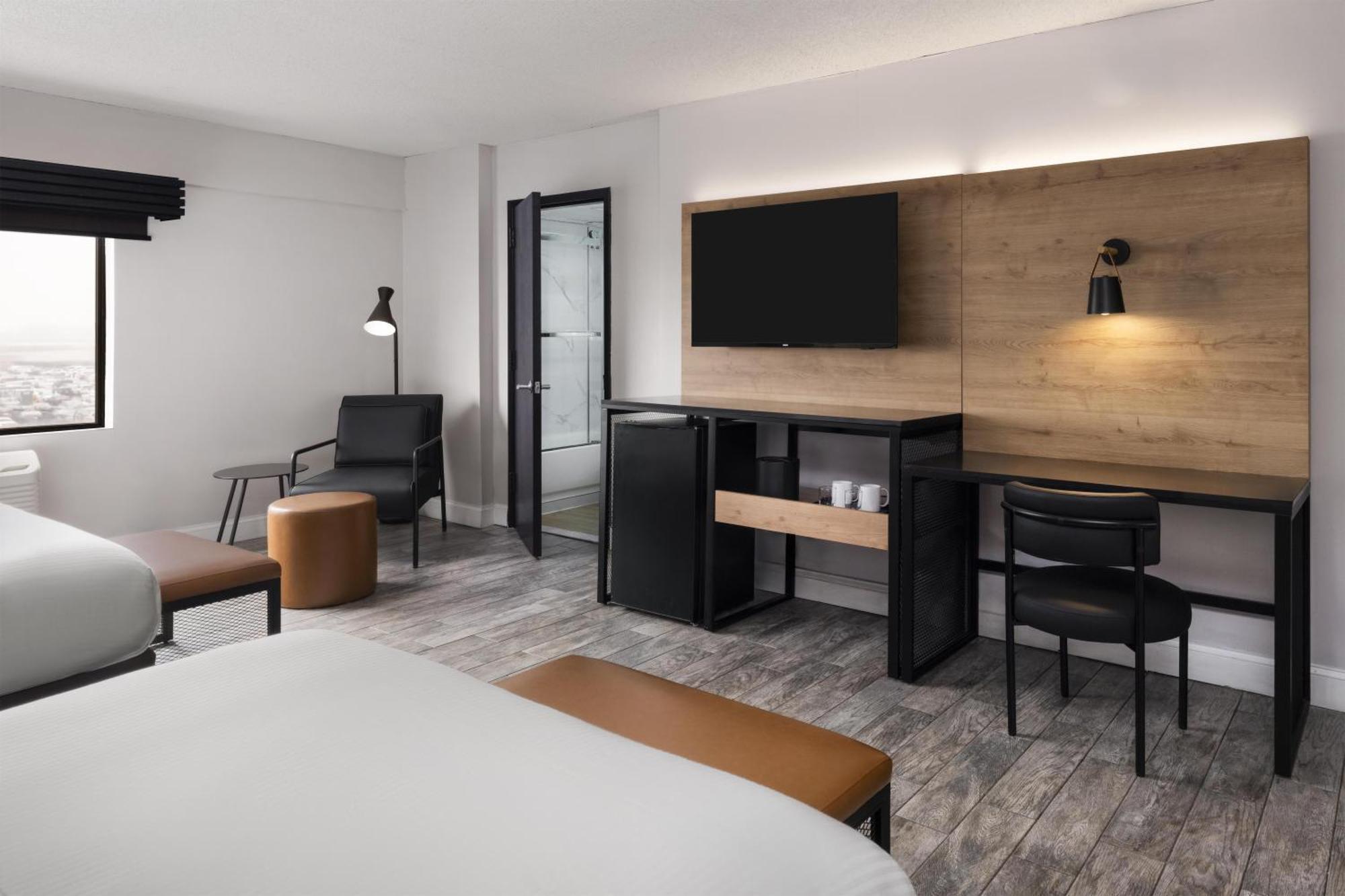 Queen Room with Two Queen Beds and City View - Non-Smoking