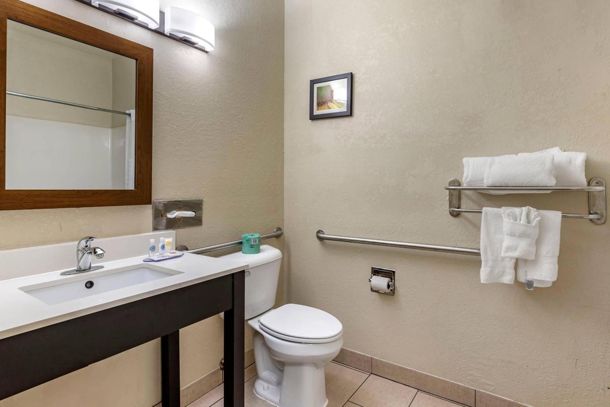 Queen Room with Two Queen Beds - Accessible/Non-Smoking