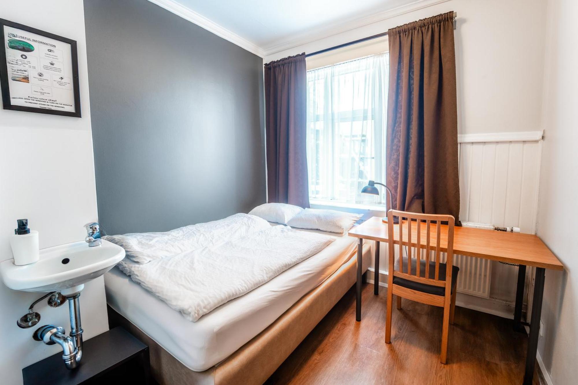 Small Double Room with Shared Bathroom