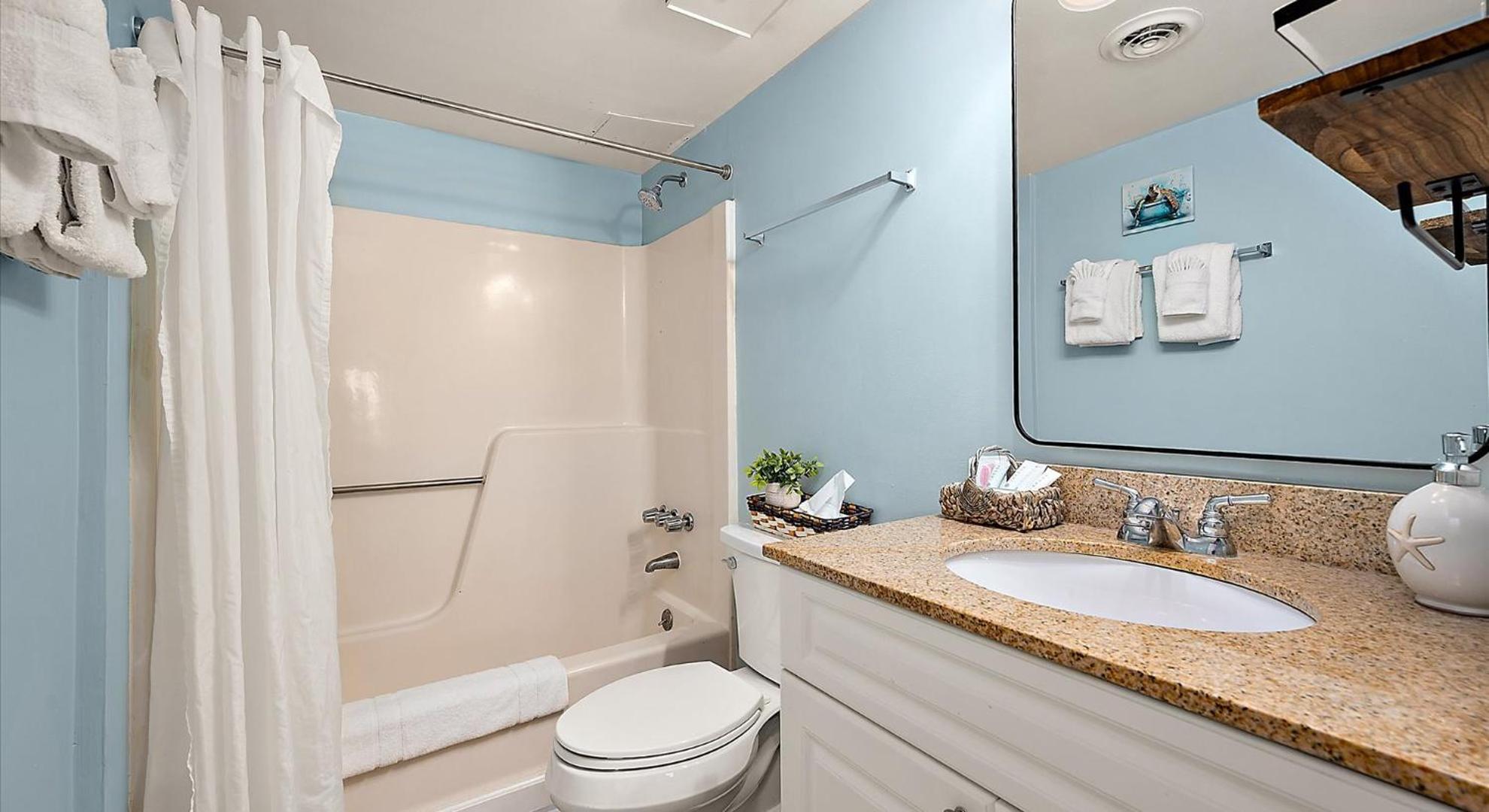 Two-Bedroom Apartment with Bay View,1758624178:JPEG