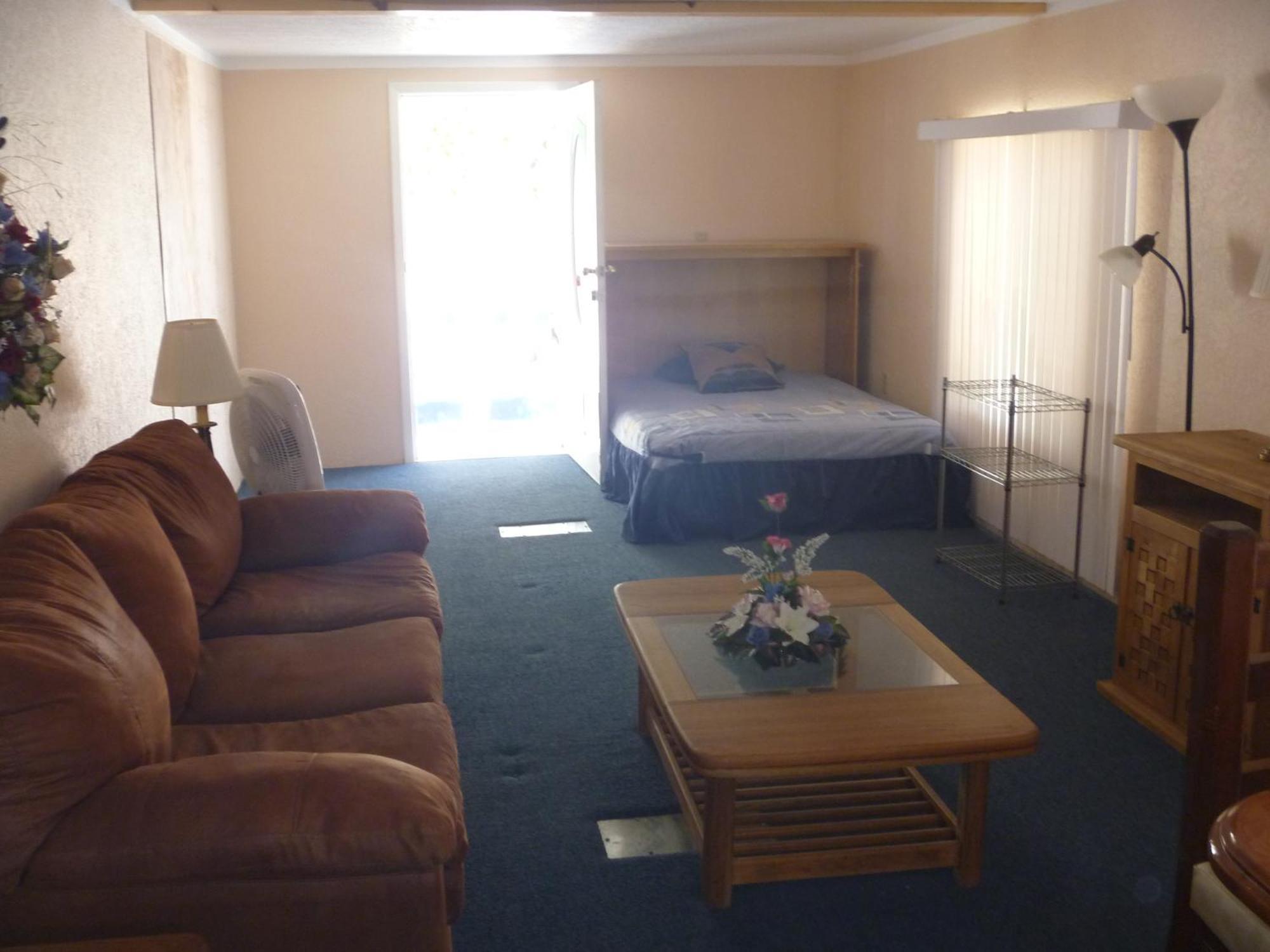 Studio (2 Adults)