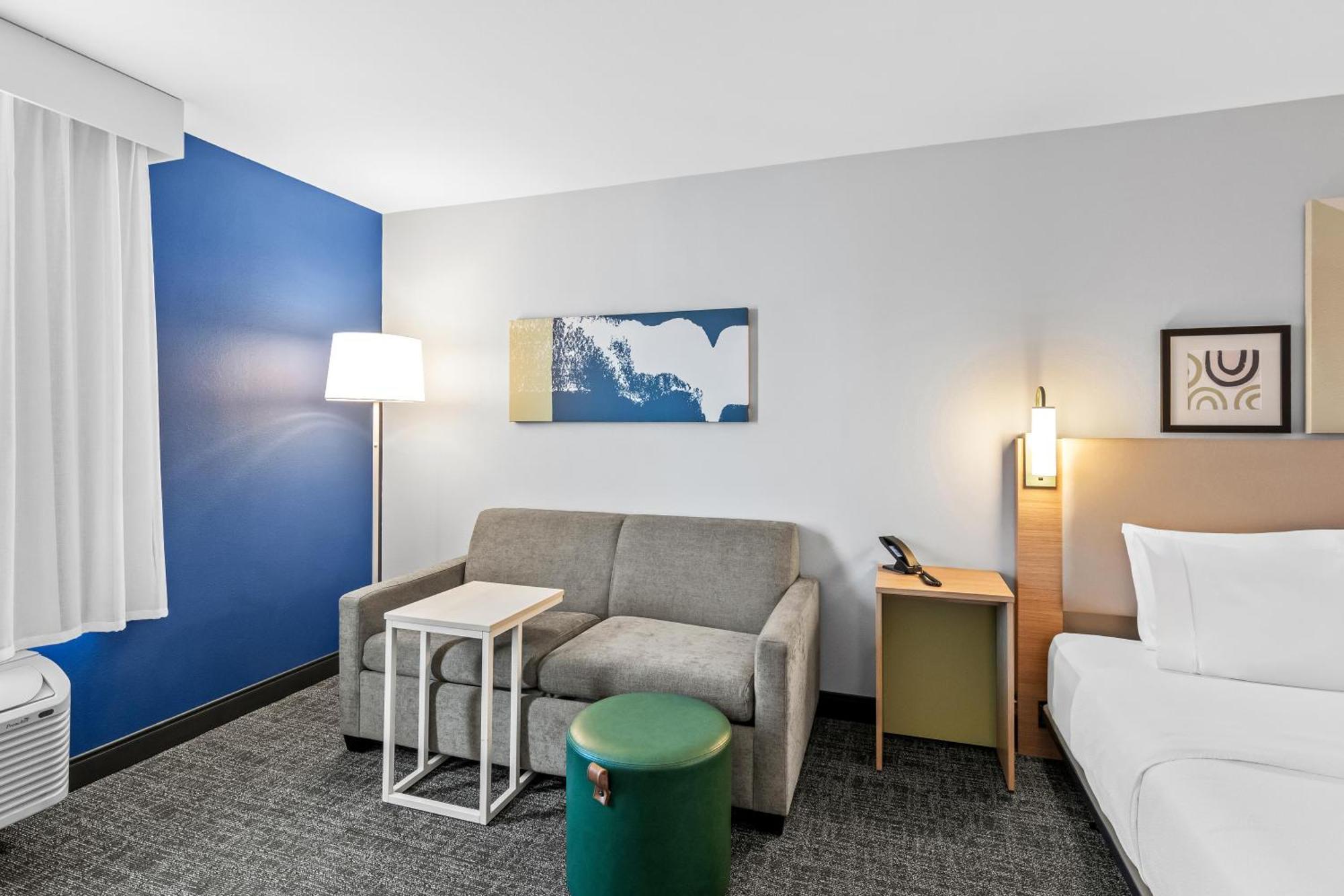 King Room with Sofa Bed - Non-Smoking