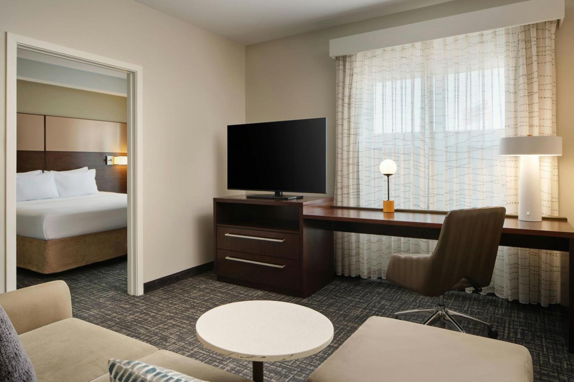 One-Bedroom King Suite with Sofa Bed - Non-Smoking