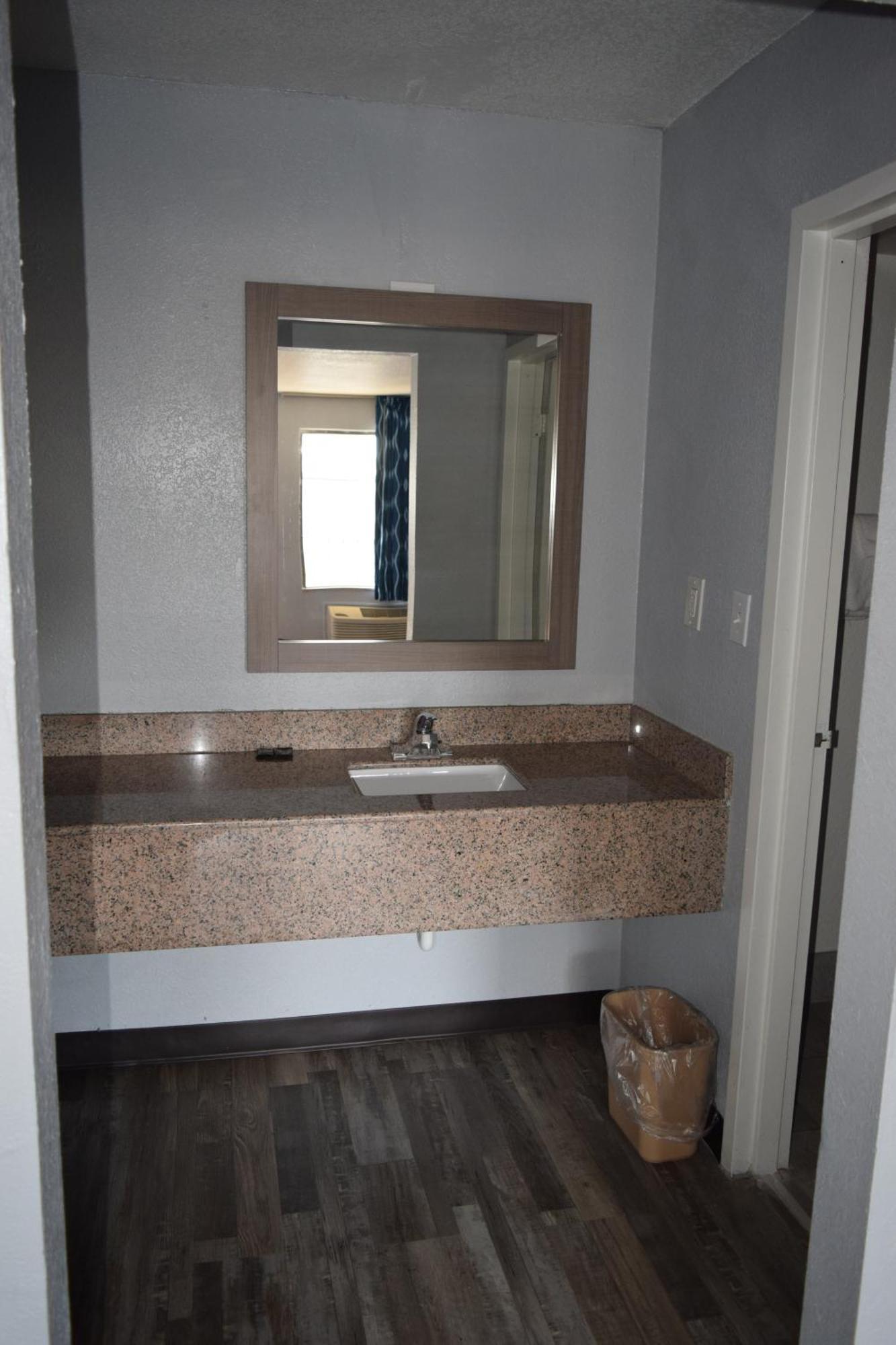 King Suite with Spa Bath