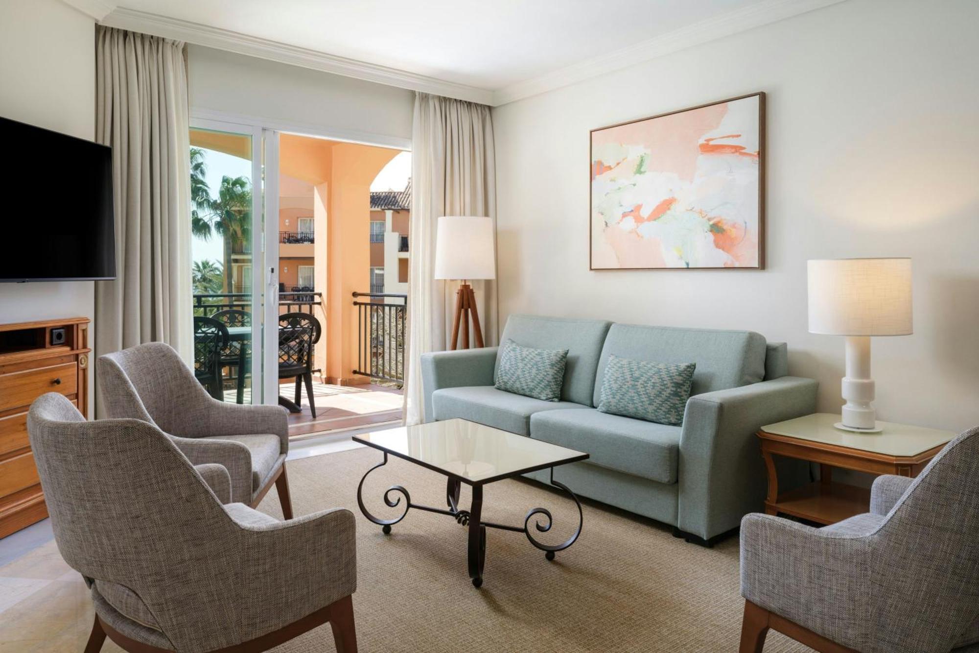 Three-Bedroom Apartment with Balcony