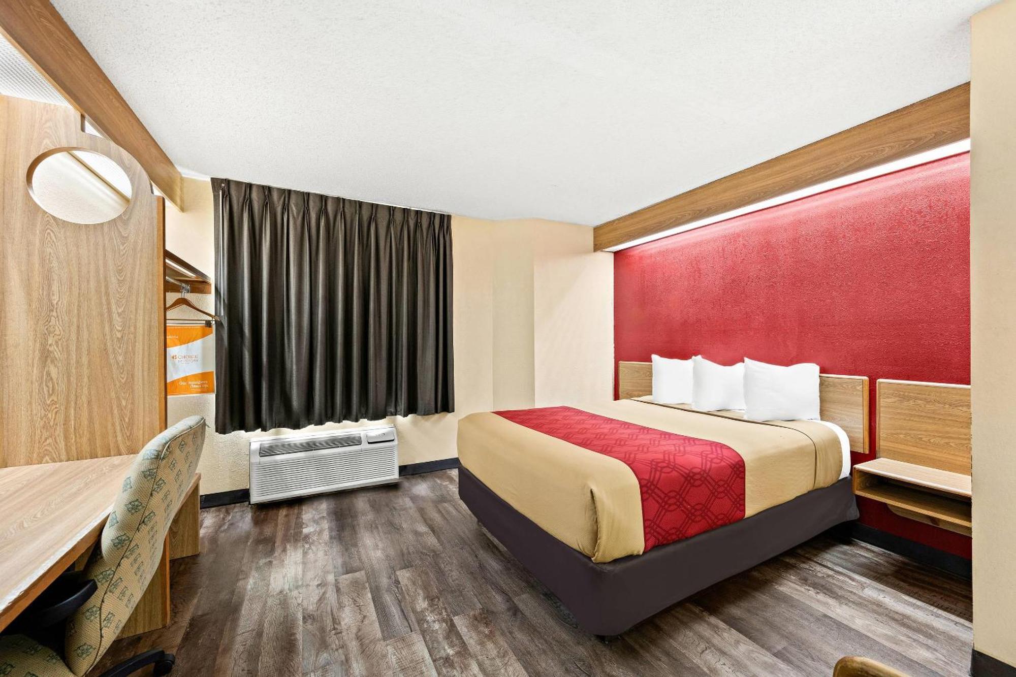 Queen Room