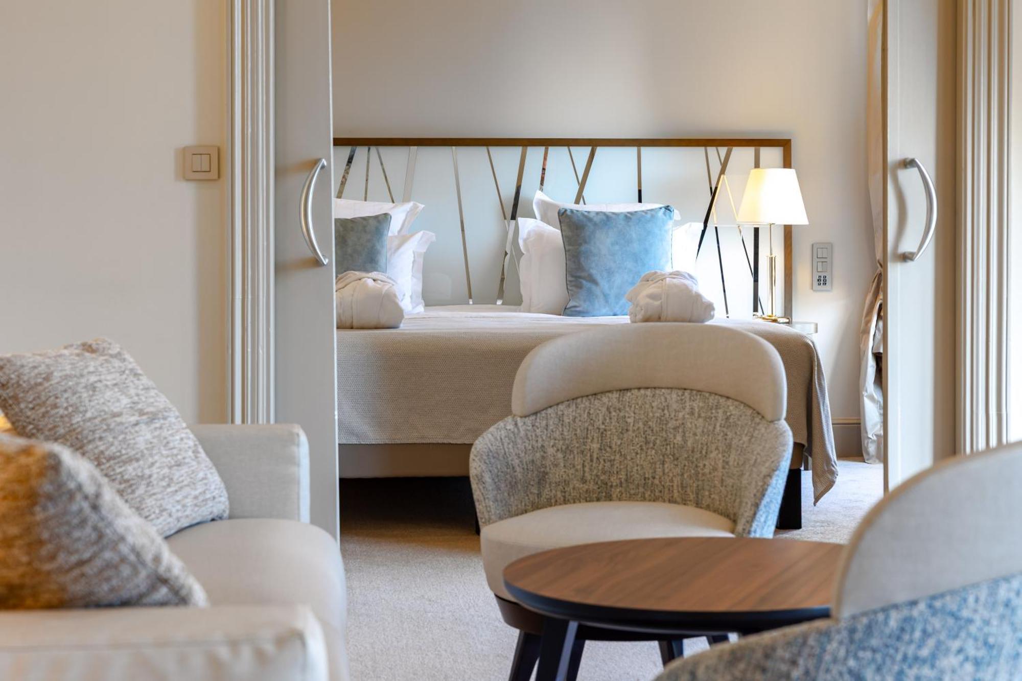 Suite with Balcony and Sea View
