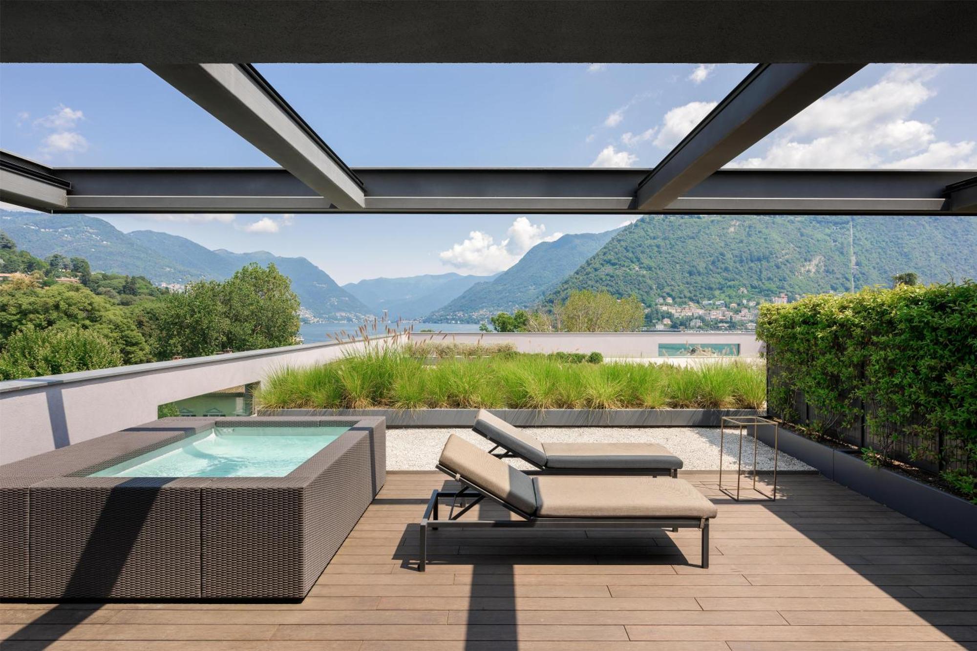 Superior Rooftop Suite