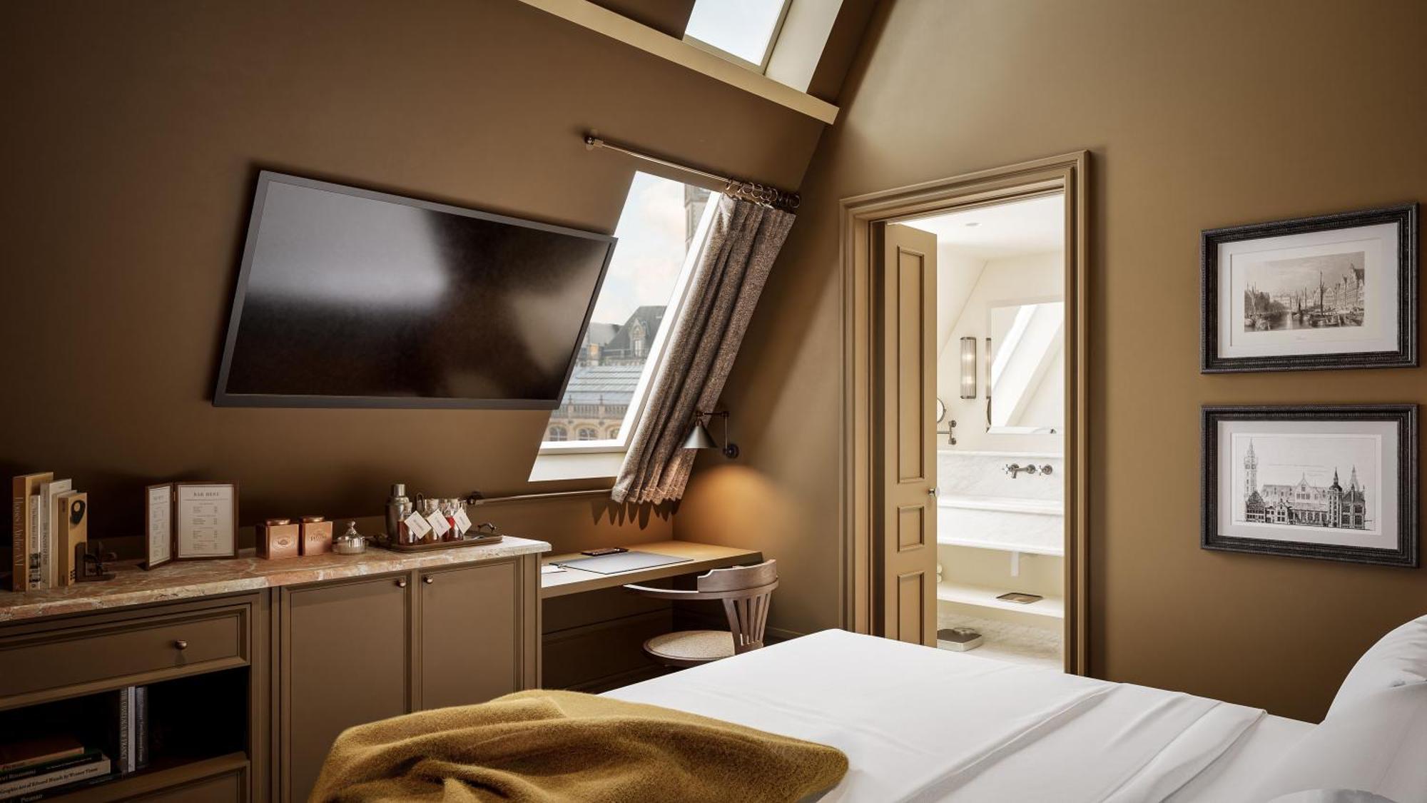 Deluxe King Room