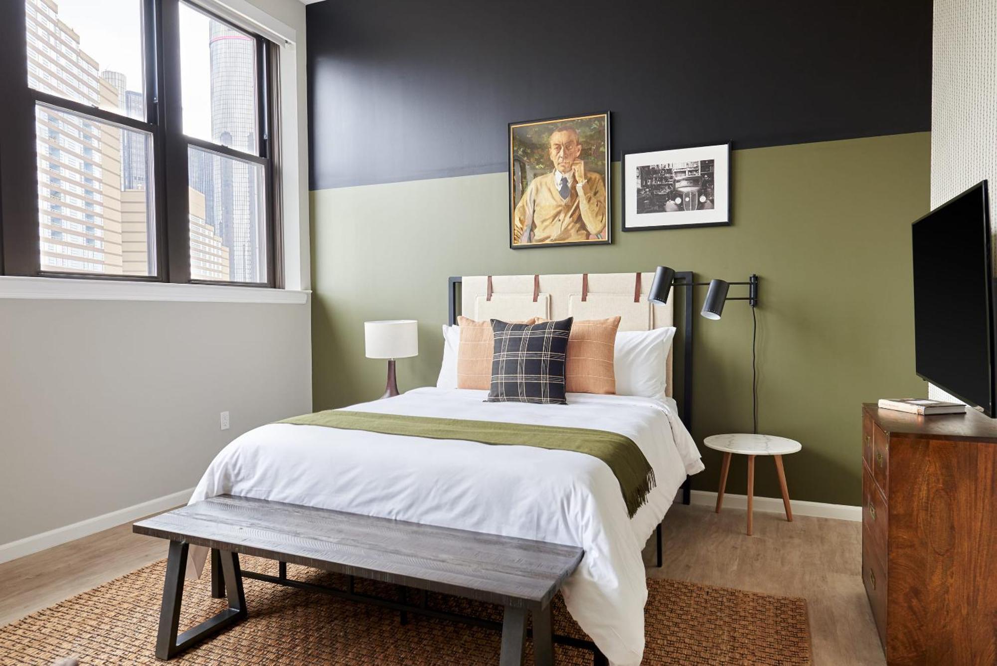 Queen Studio with City View - Self Check-in with Virtual Front Desk