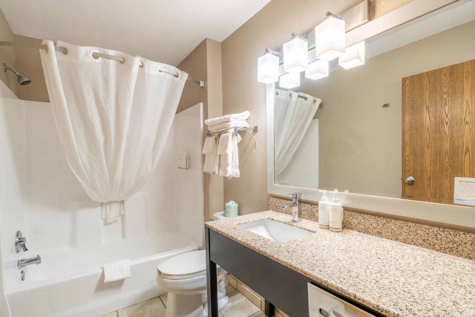 King Room - Mobility Access/Non-Smoking