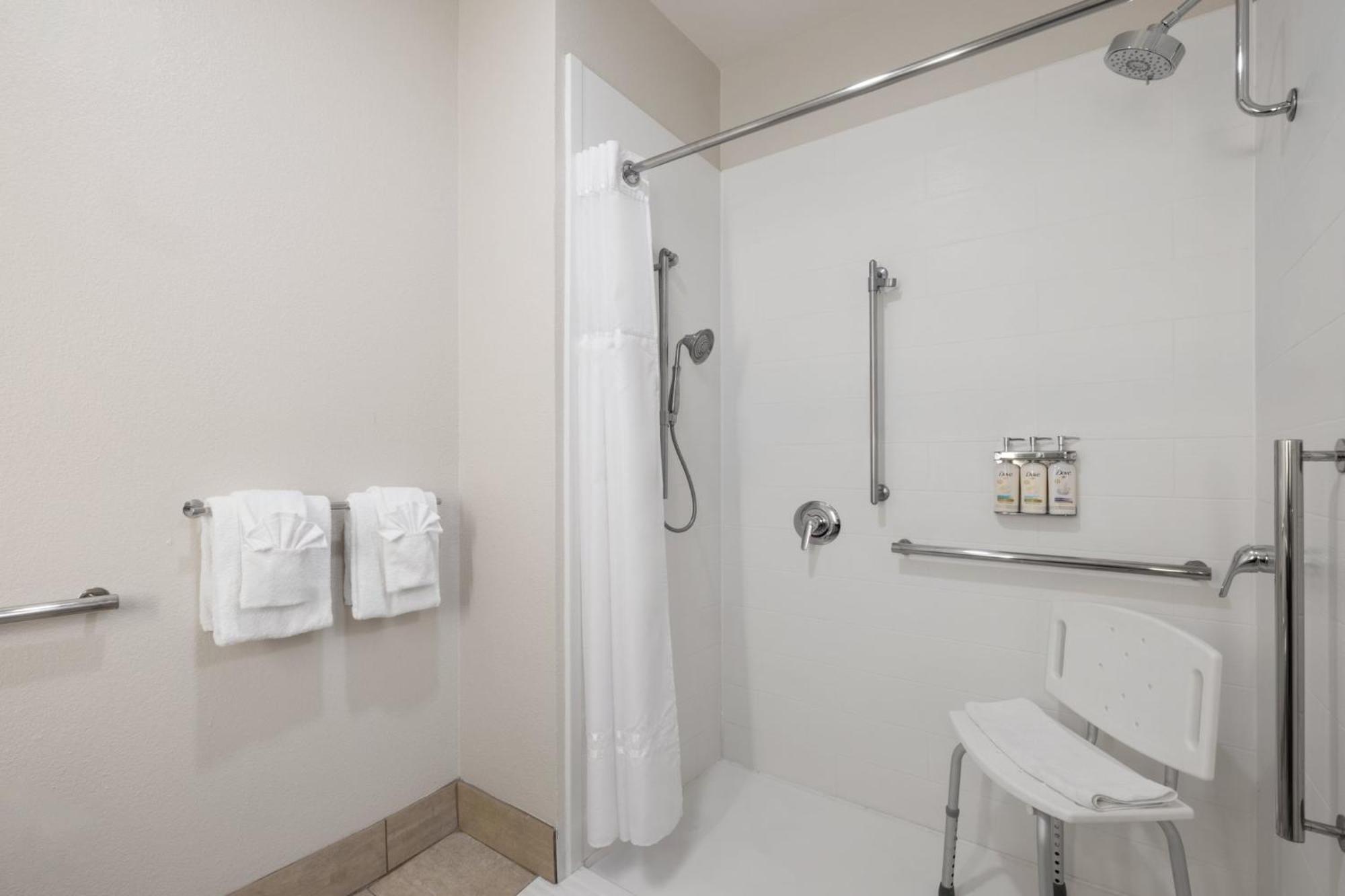 King Room - Disability Access with Roll-In Shower/Non-Smoking