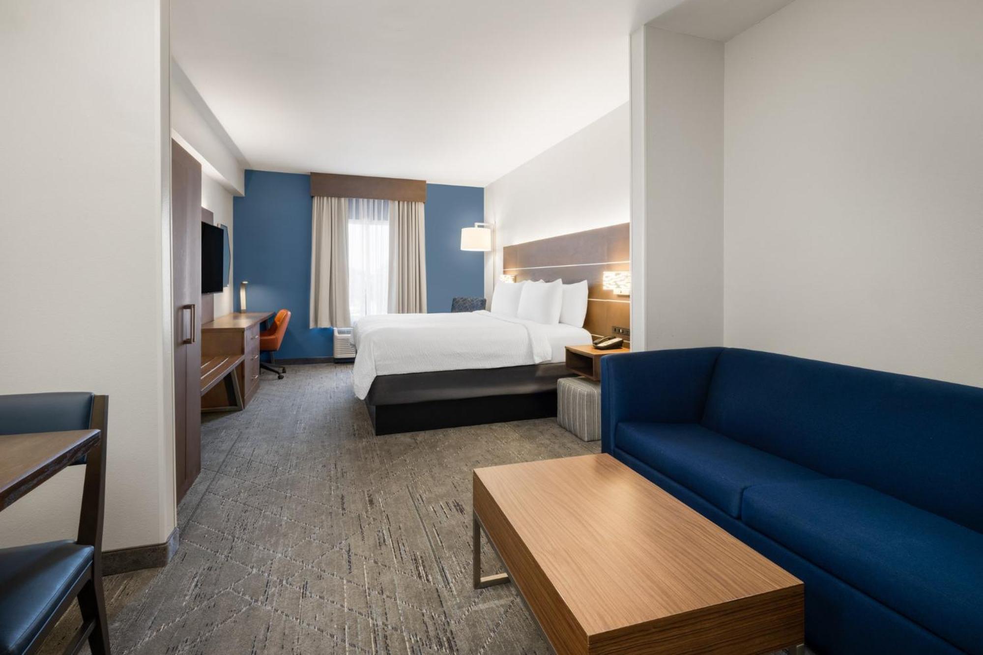 King Suite with Sofa Bed - Non-Smoking