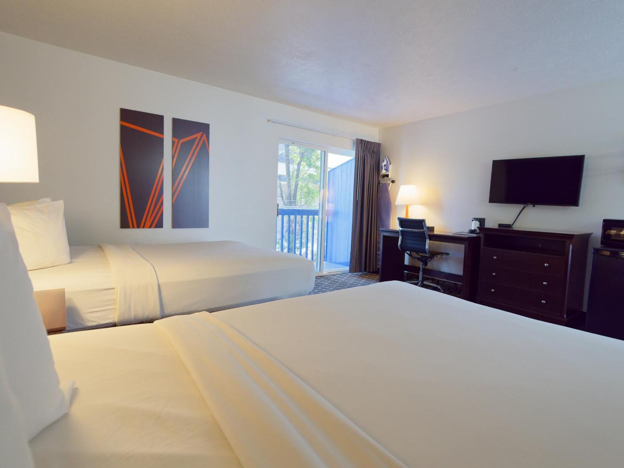 2 Queen Beds, Deluxe, Non-Smoking