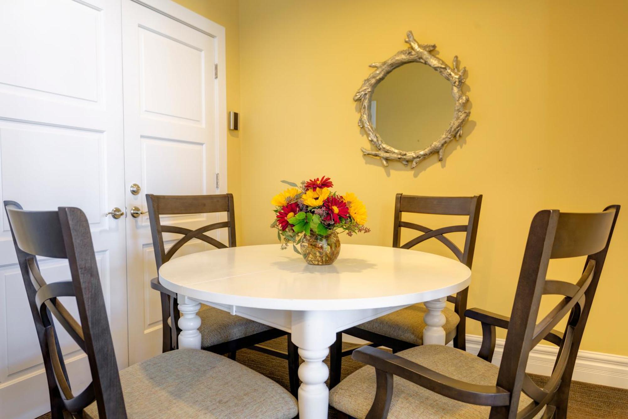 Inn Cottages - Three Bedroom Lakeside Cottage