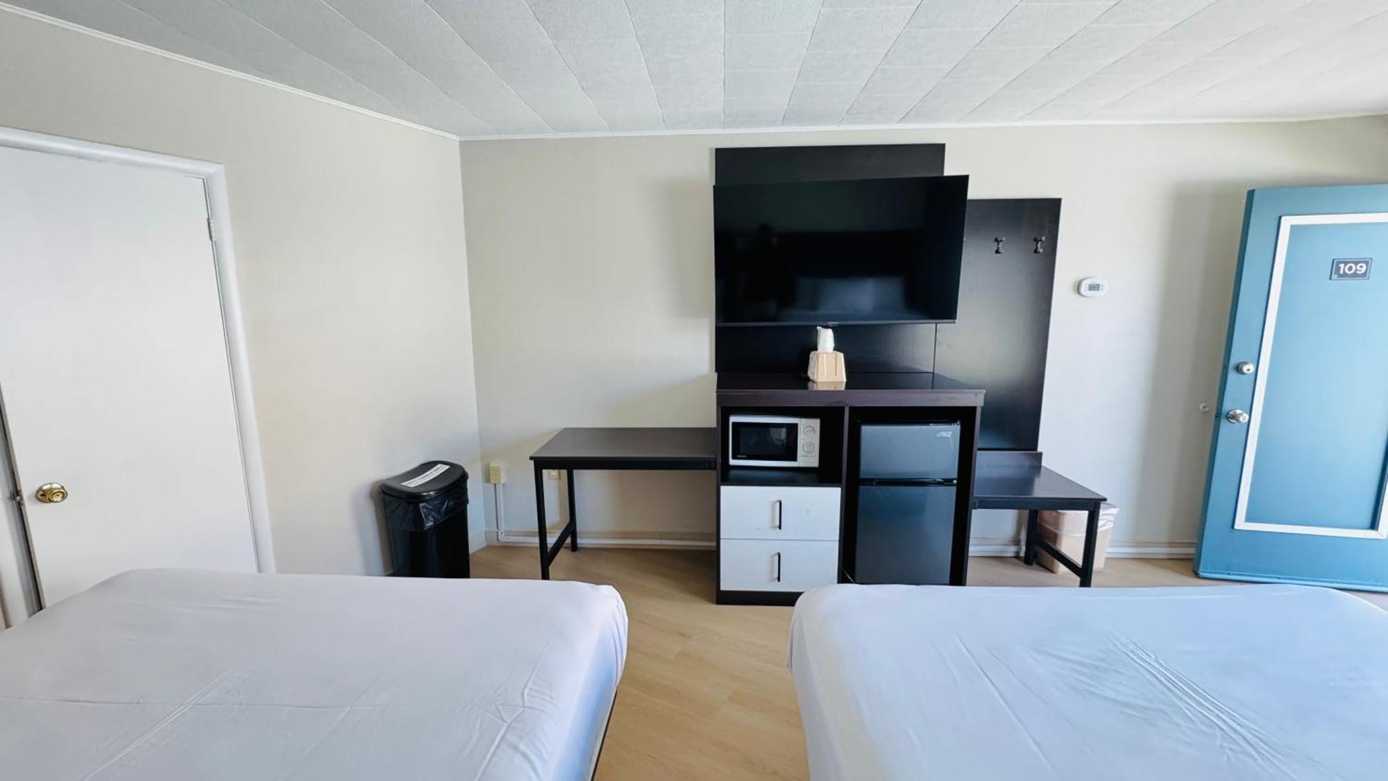 Standard Queen Room