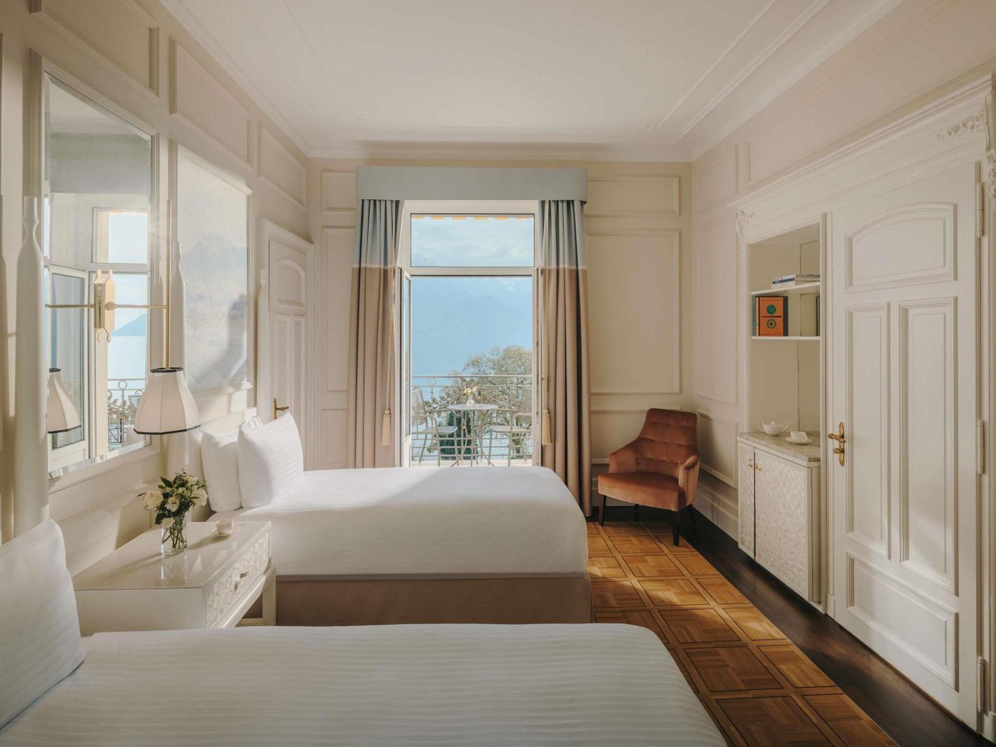 Fairmont Twin Room with Partial Lake View