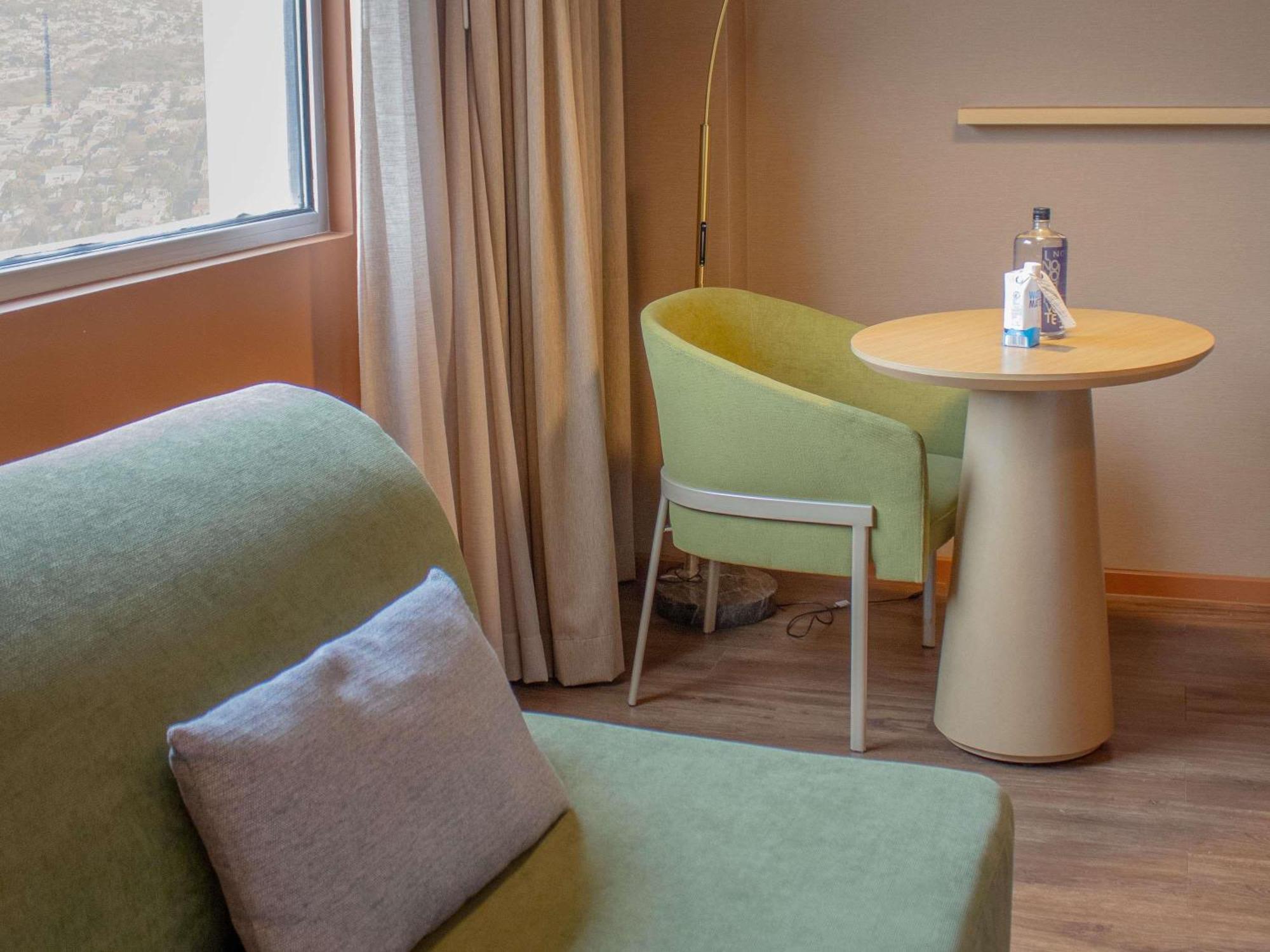 Executive Suite One King