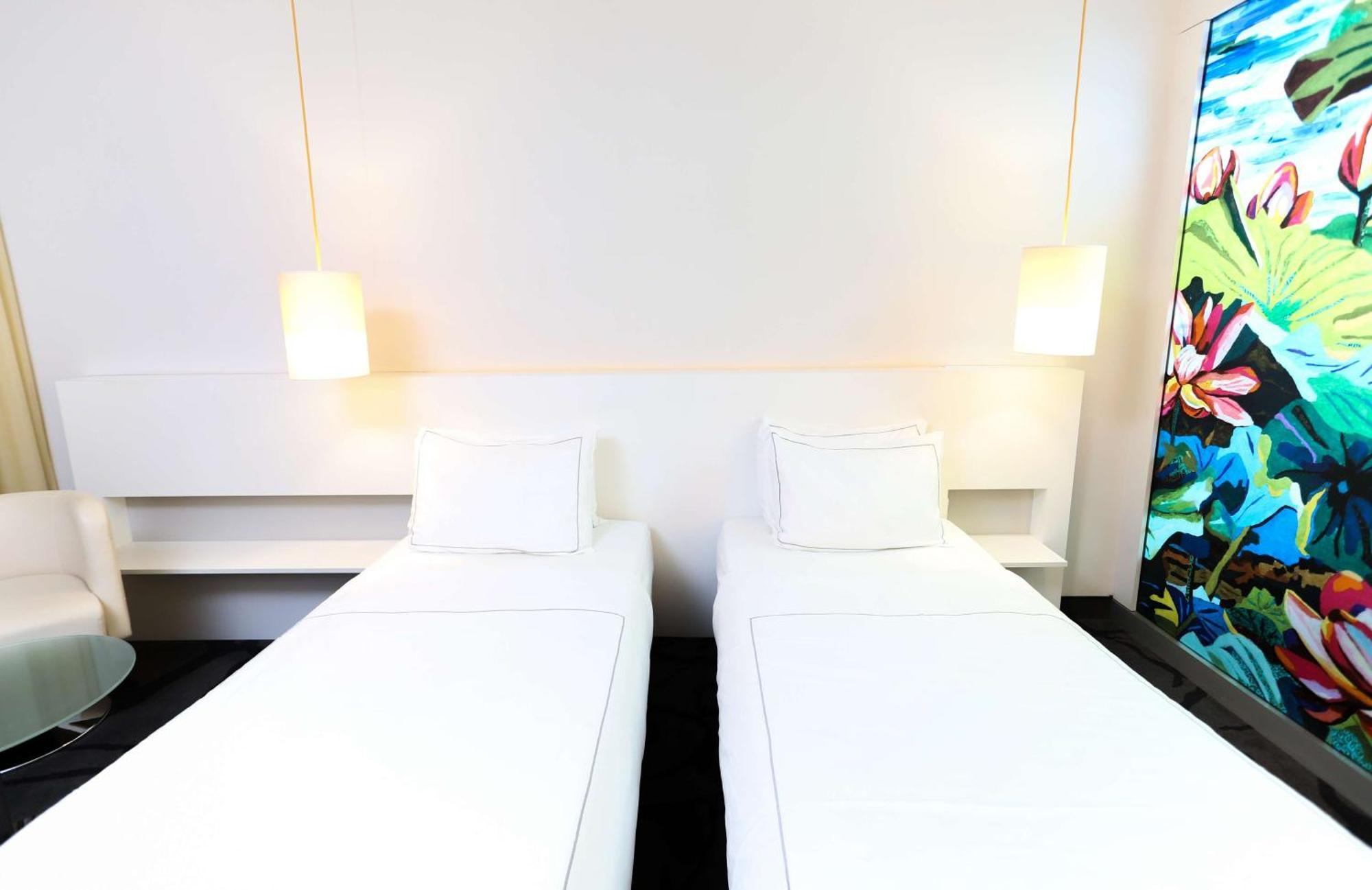 Art Twin Room