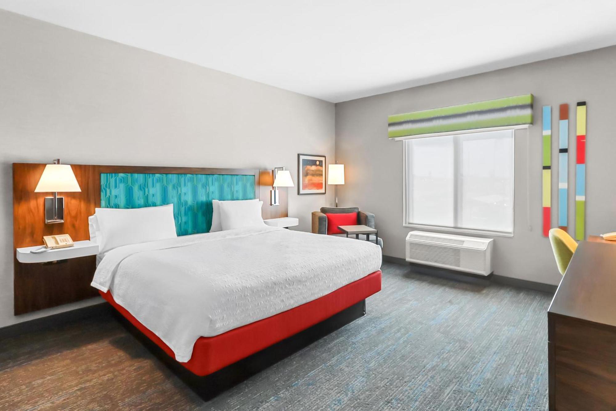 King Room with Accessible Tub - Mobility and Hearing Access/Non-Smoking