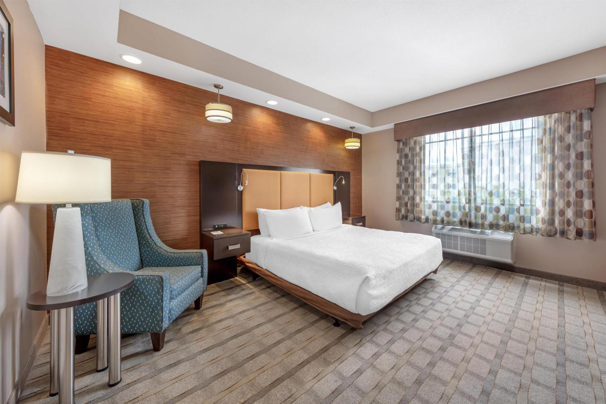 King Room - Disability Access Tub