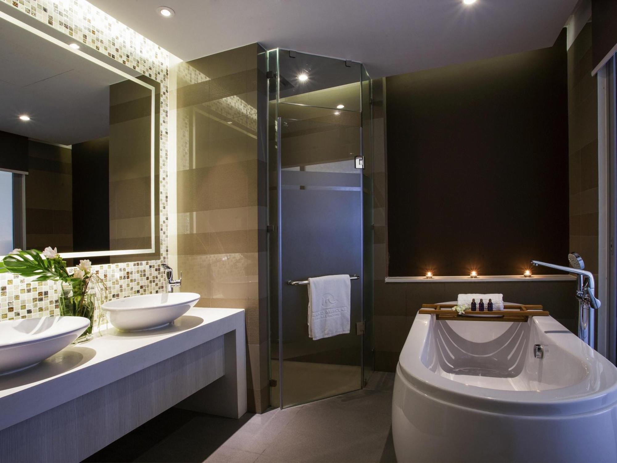 Superior King Suite
