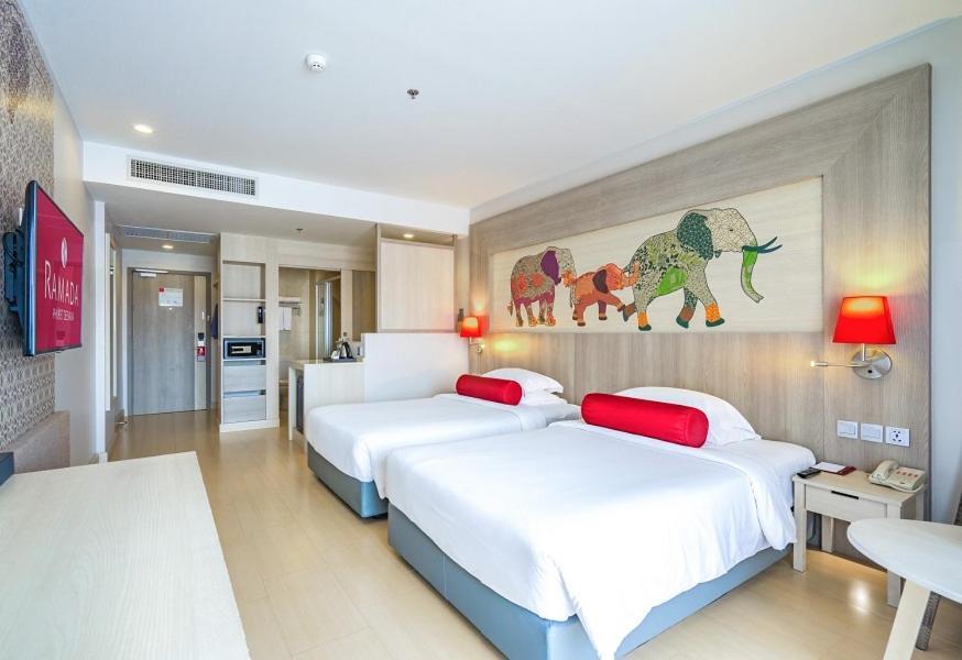 Deluxe Twin Room with City View
