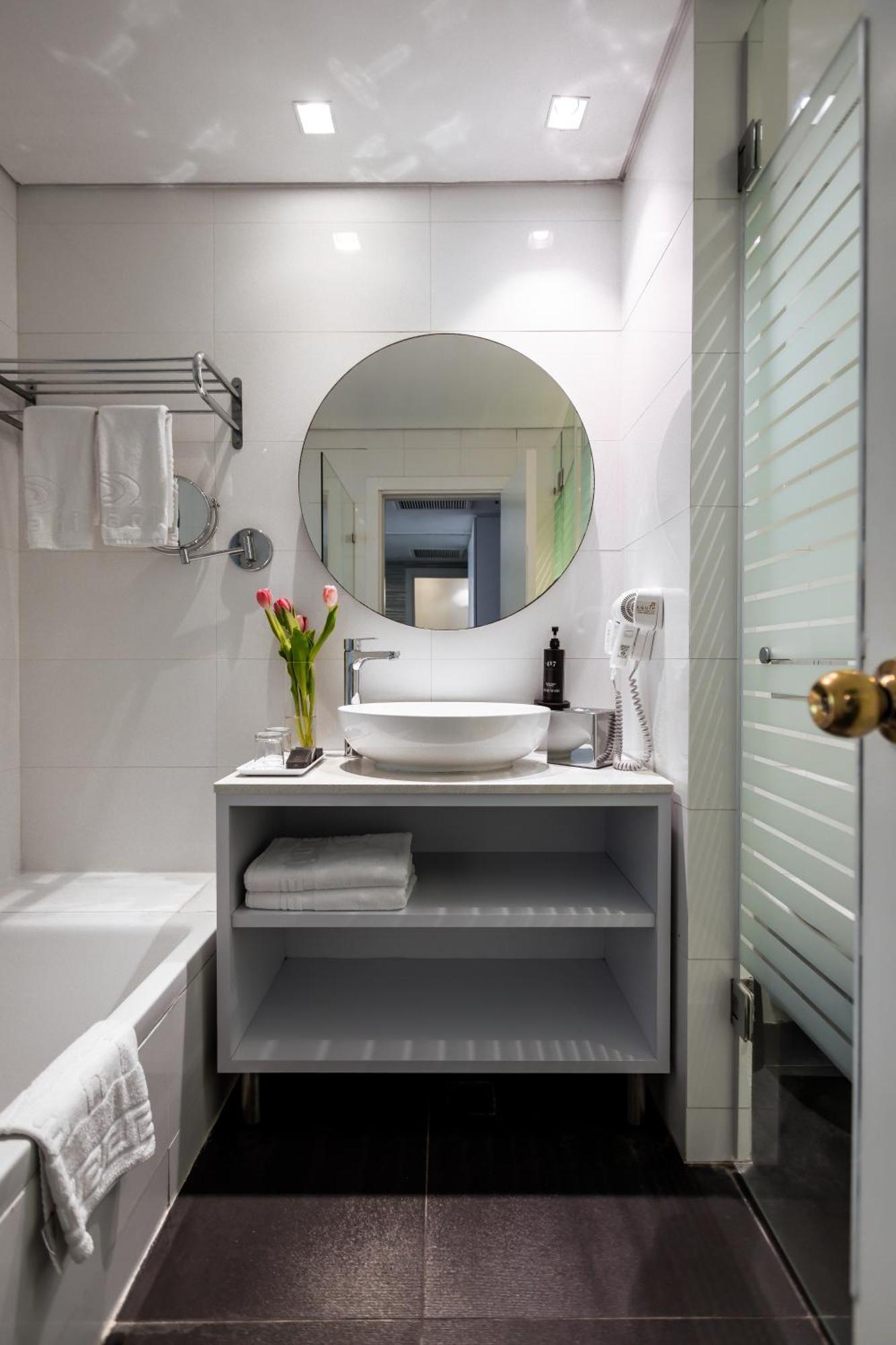 Executive Suite with Balcony and Sea View