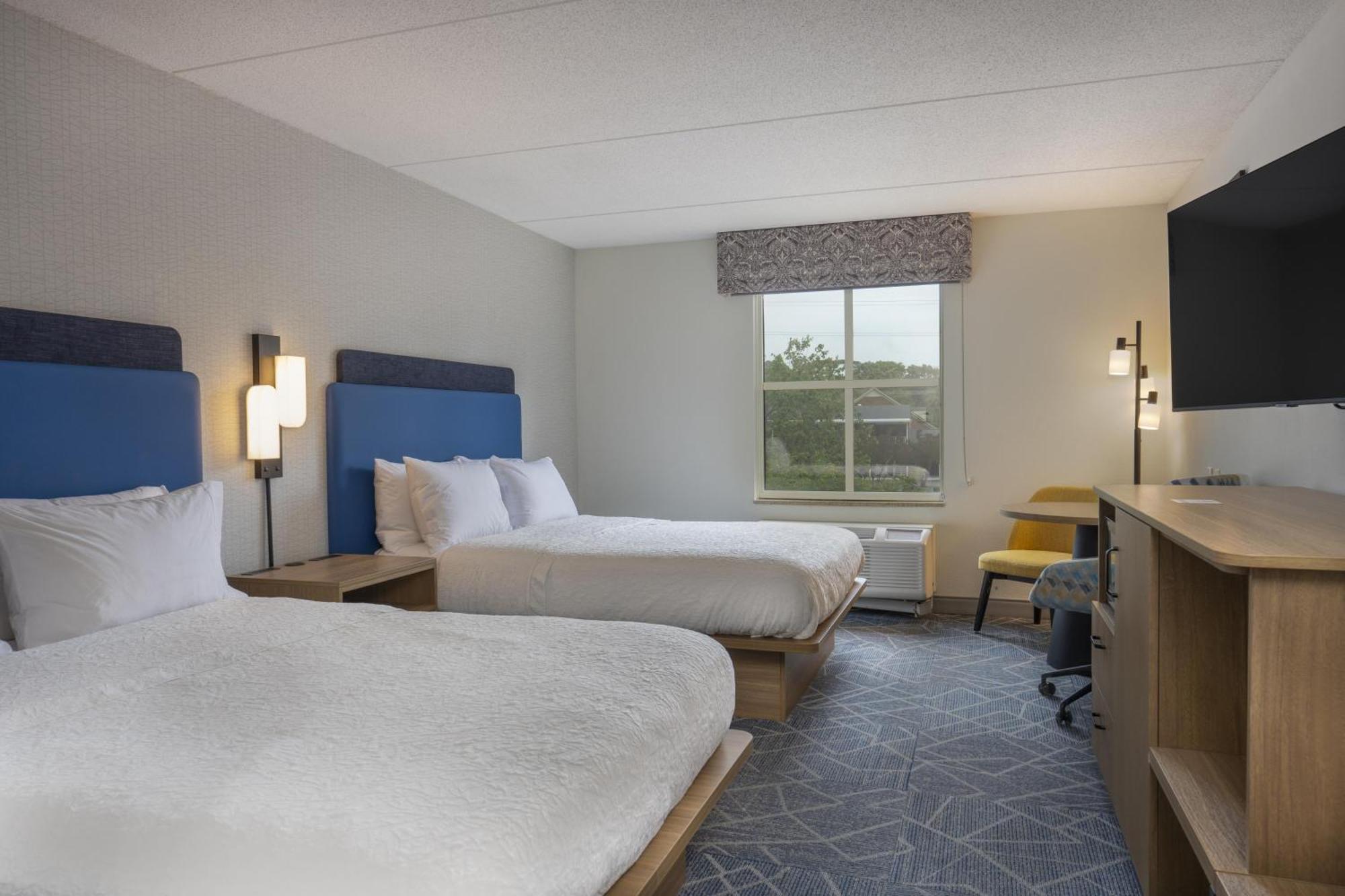 Room with Two Queen Beds - Non-Smoking