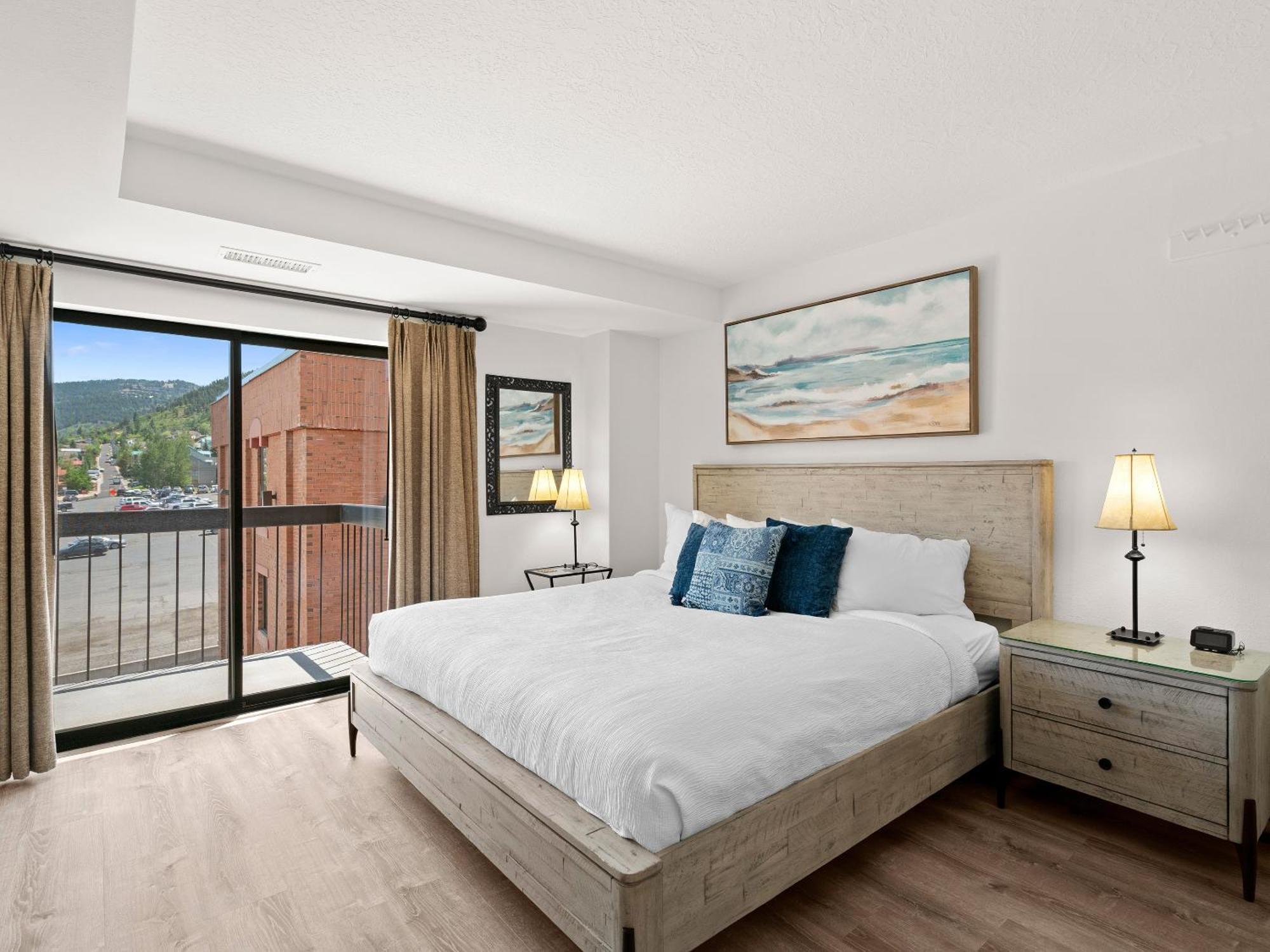 1 Bedroom Condominium