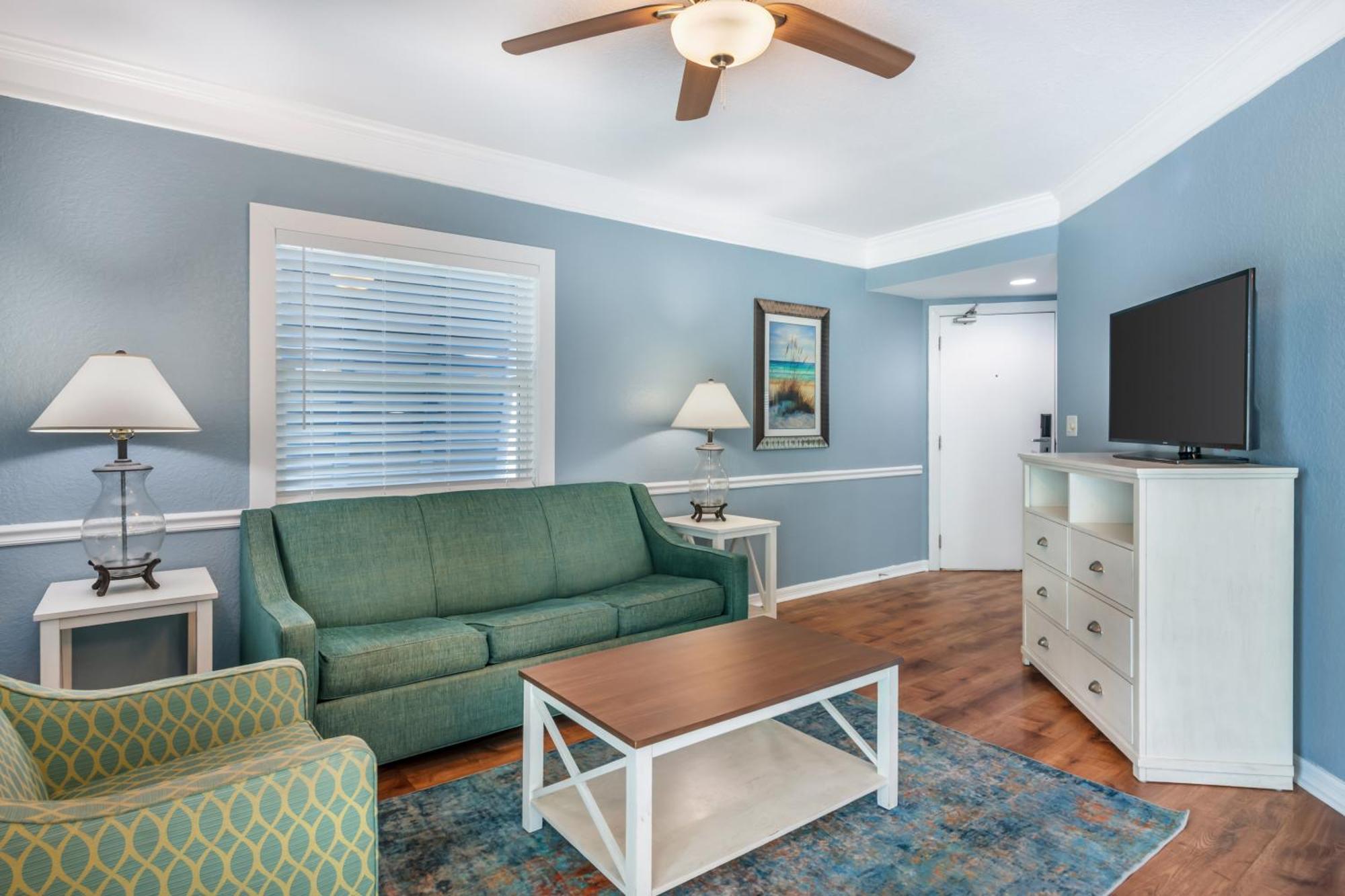 2 Bedrooms, King and Queen Bed, Ocean Front