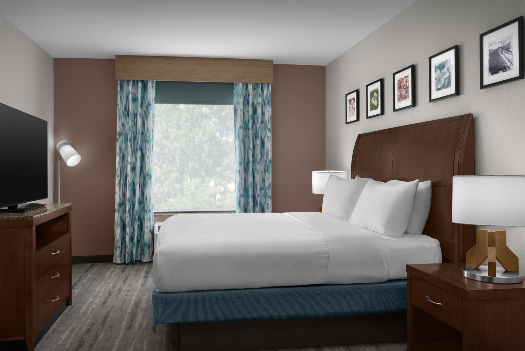 One-Bedroom King Suite - Hearing Access