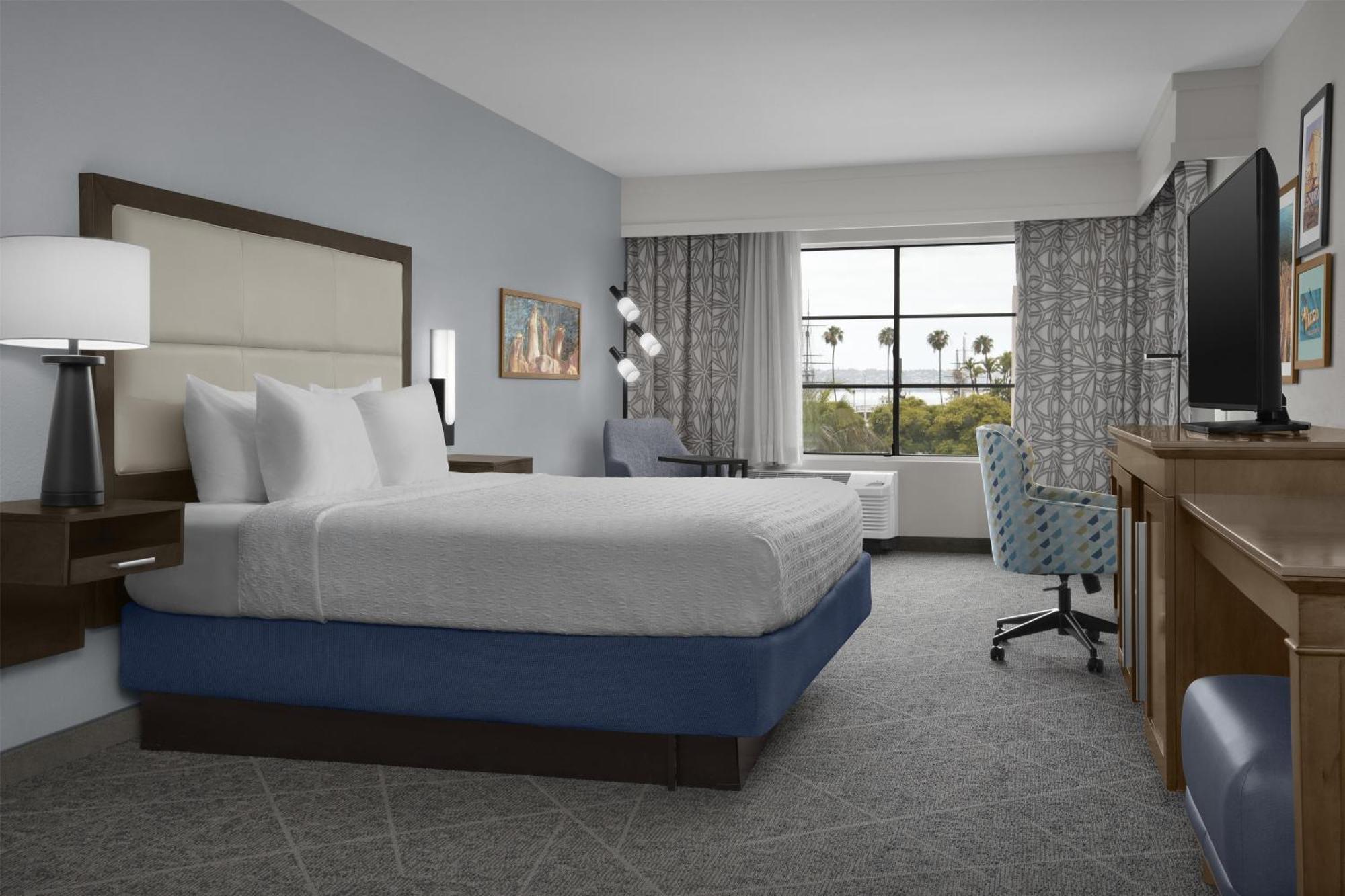 One-Bedroom King Suite - Non-Smoking