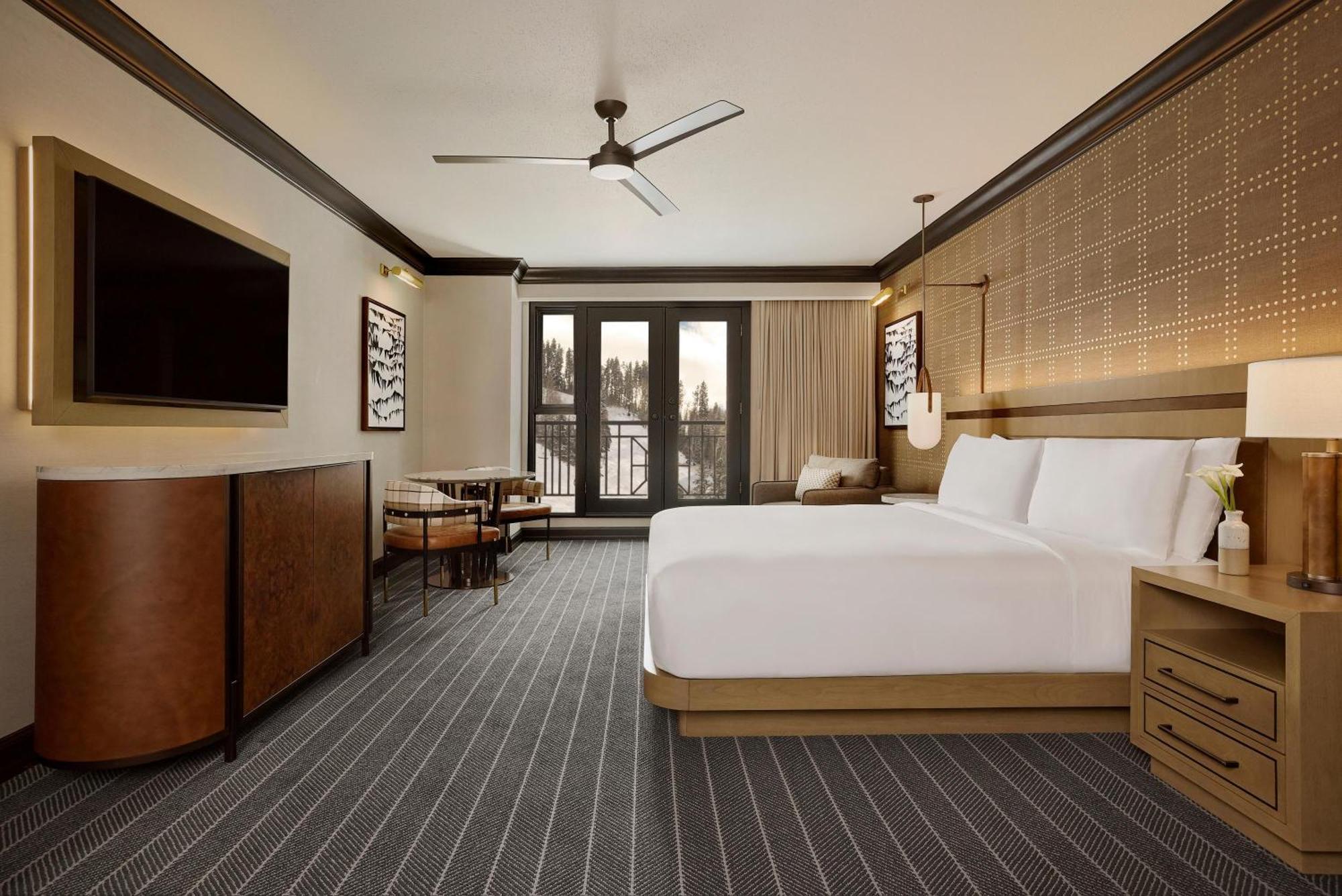 Junior King Suite with Fireplace