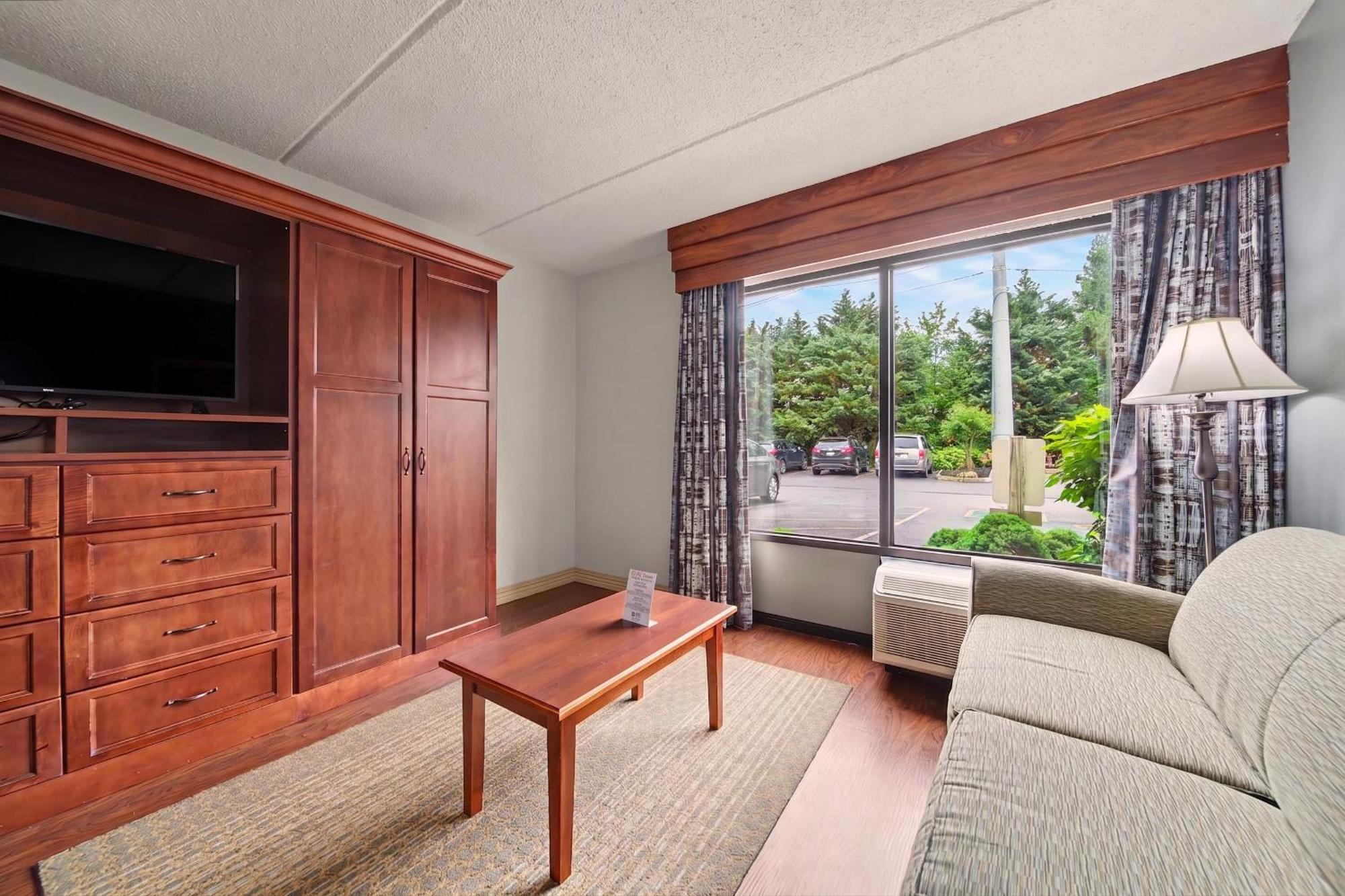 Standard King Room