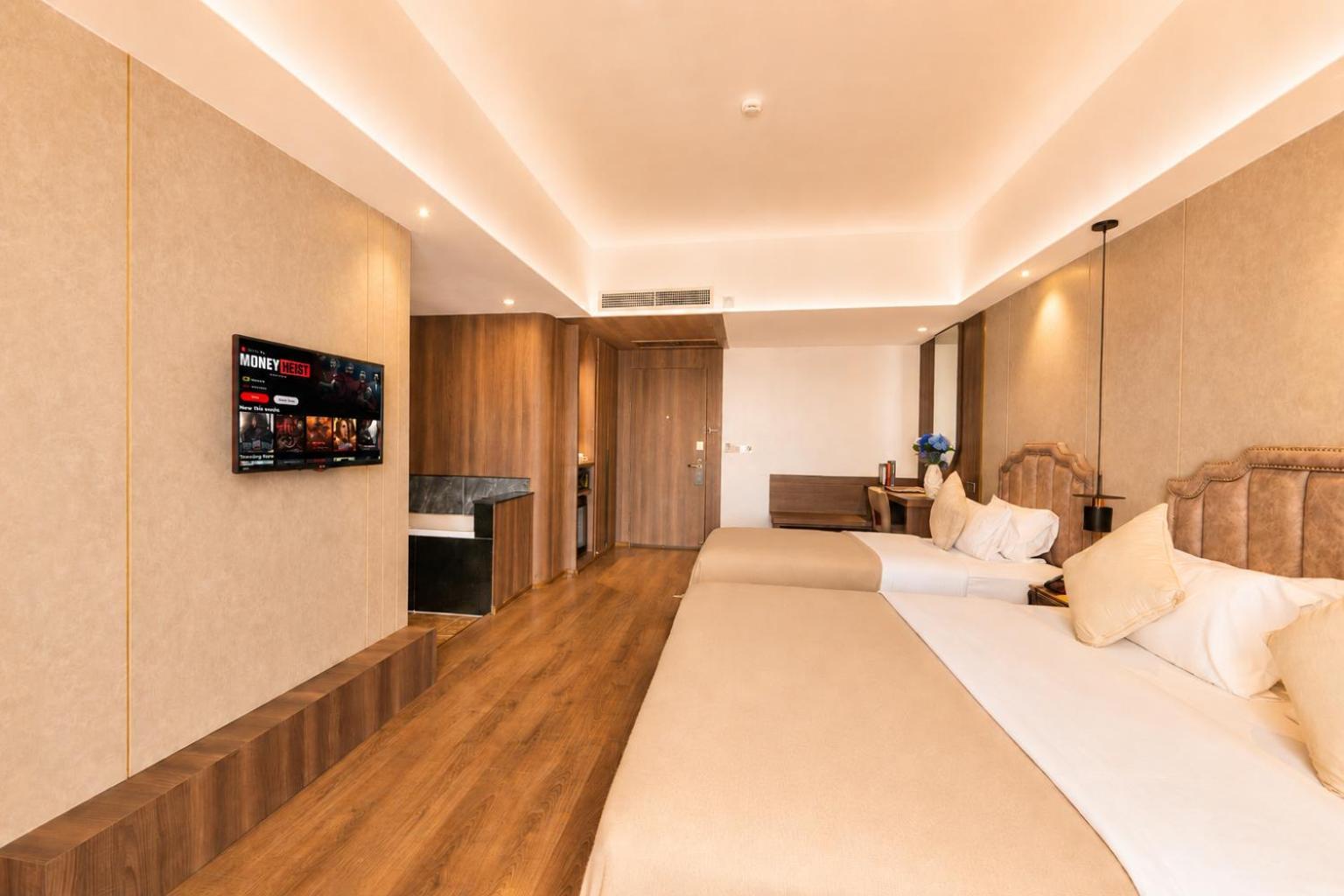 Suite Family Room