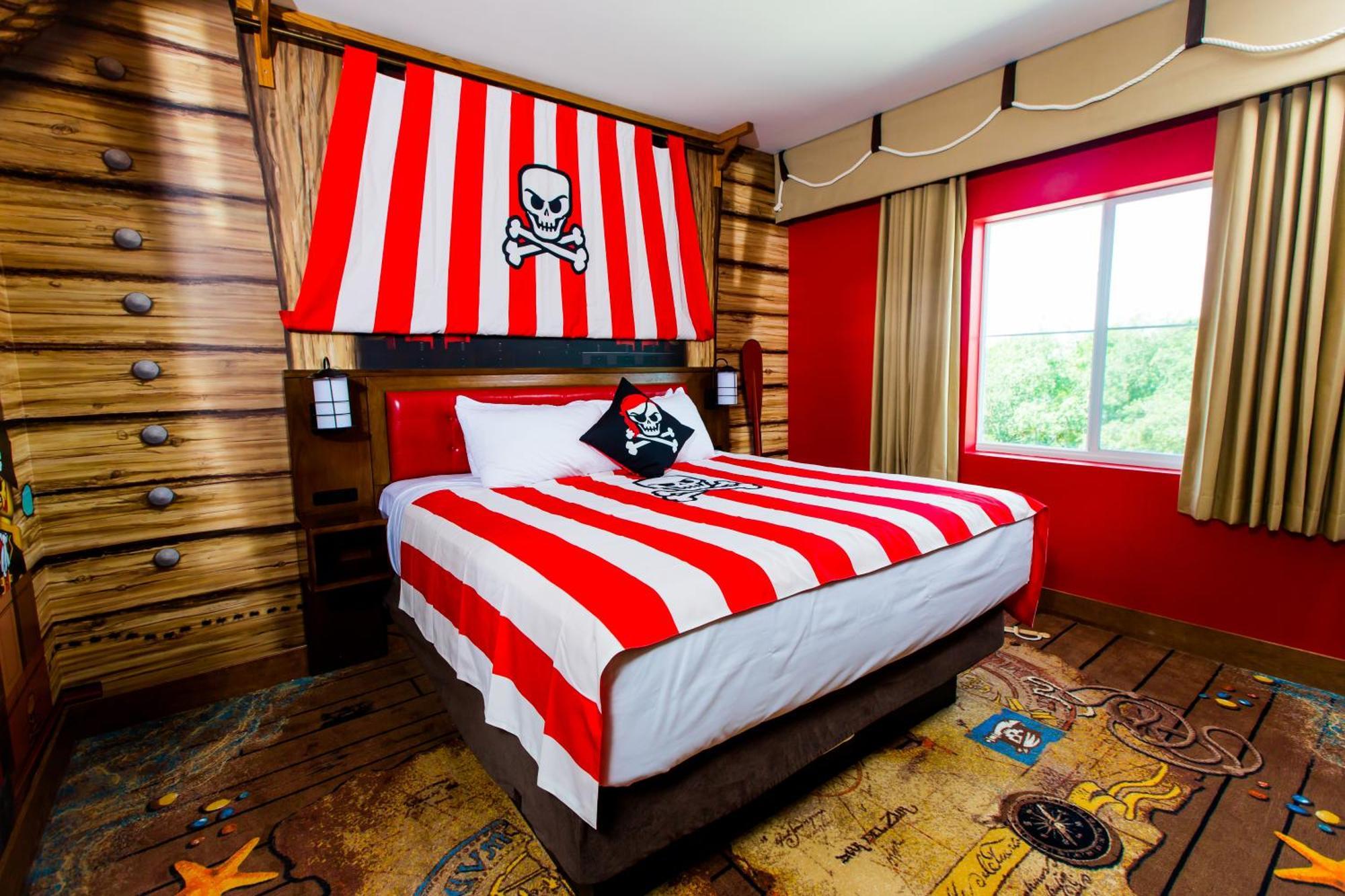 Family Room - Pirate Themed - LEGOLAND® Hotel