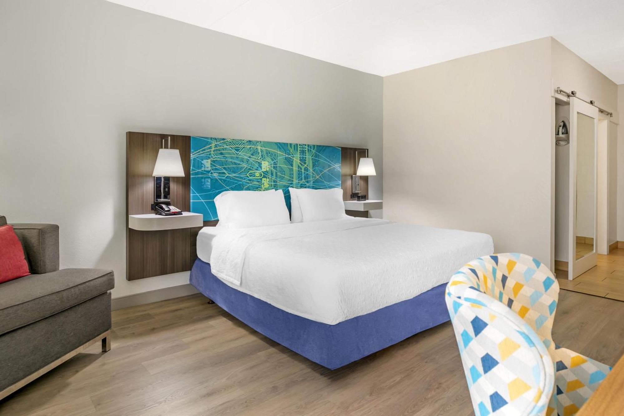 King Room - Mobility Access/Non-Smoking