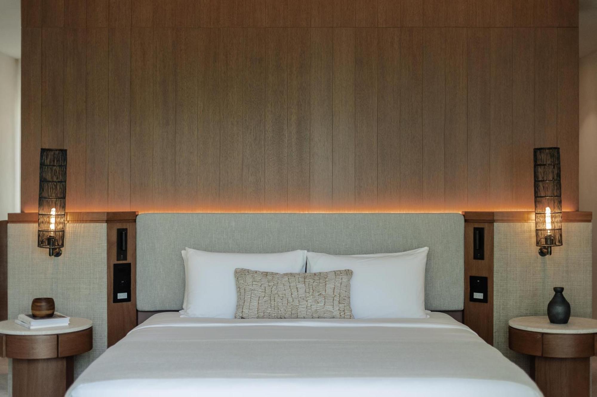 Lagoon Suite