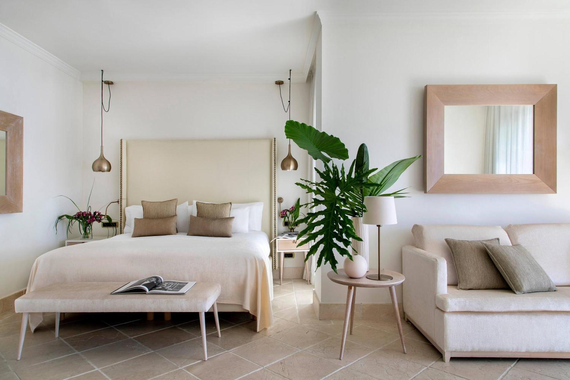 Royal Ocean Suite Red Level